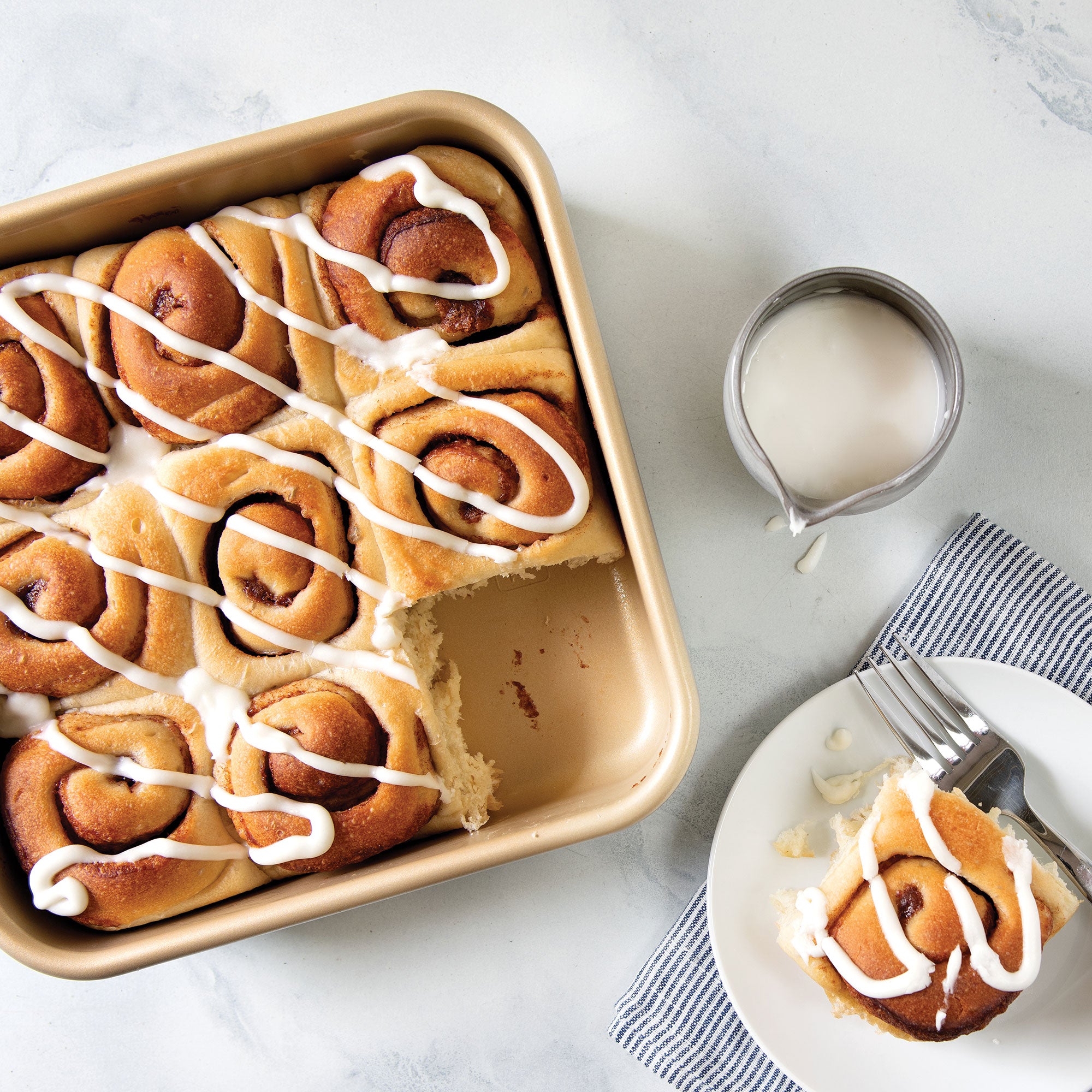 Nordicware Nonstick 9 Inch Square Cake Pan 24.5 x 24.5 x 6.5cm