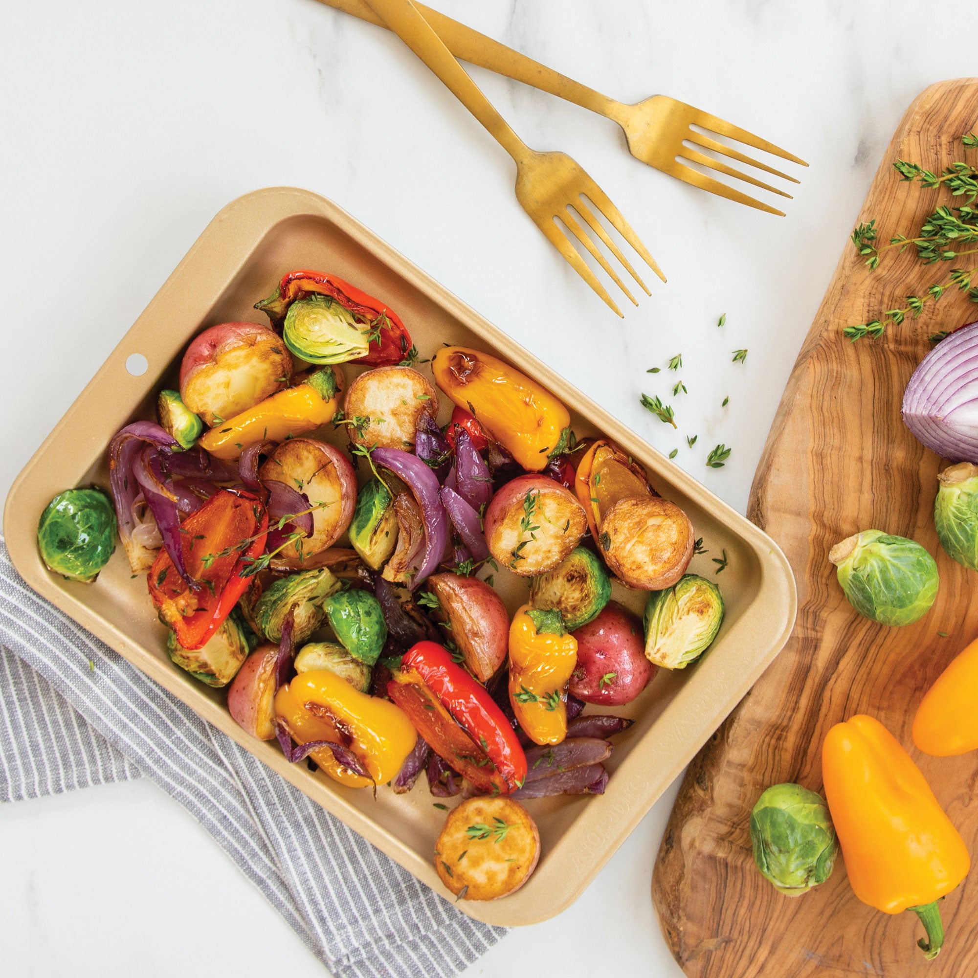 Nordicware Nonstick Compact Baking Sheet 25.5 x 18 x 3cm