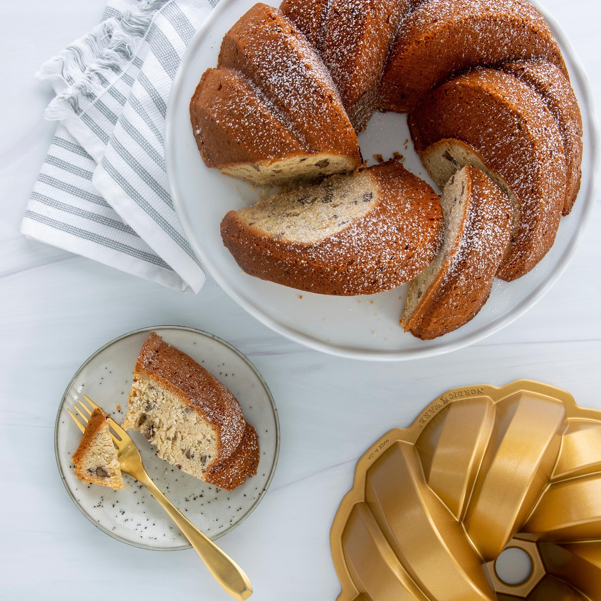 Nordicware 75th Anniversary Braided Bundt Pan 27.5 x 27 x 10.5cm