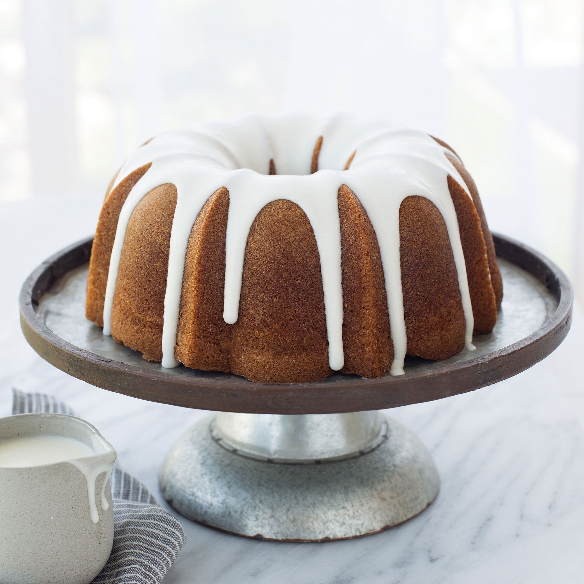 Nordicware Large Anniversary Bundt Pan 30.5 x 27 x  11.5cm