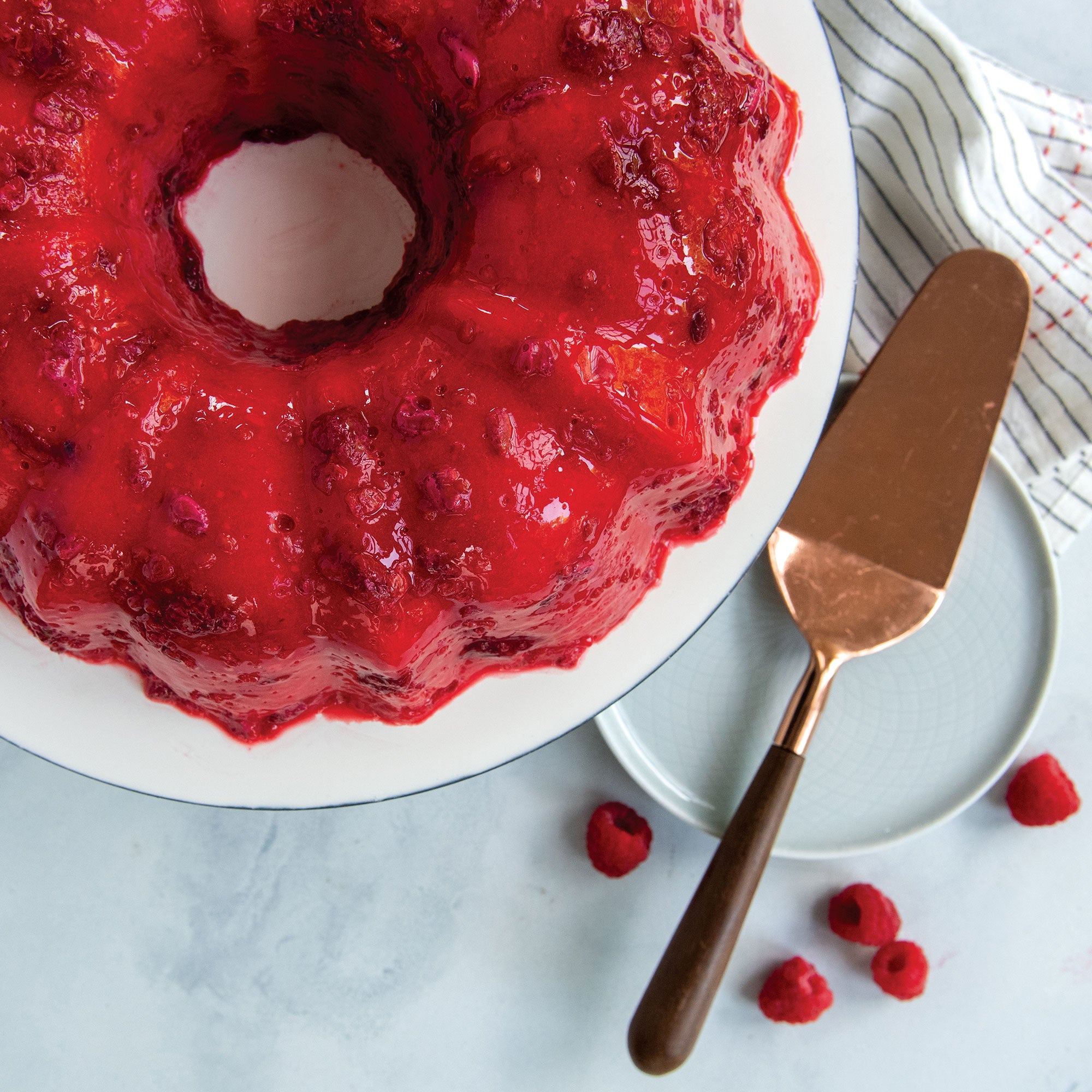 Nordicware Large Anniversary Bundt Pan 30.5 x 27 x  11.5cm