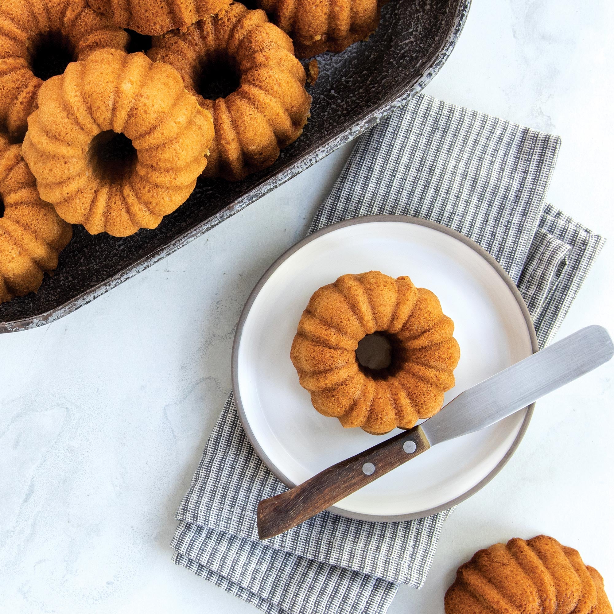 Nordicware Anniversary Bundtlette Pan 22 x 33 x 5cm