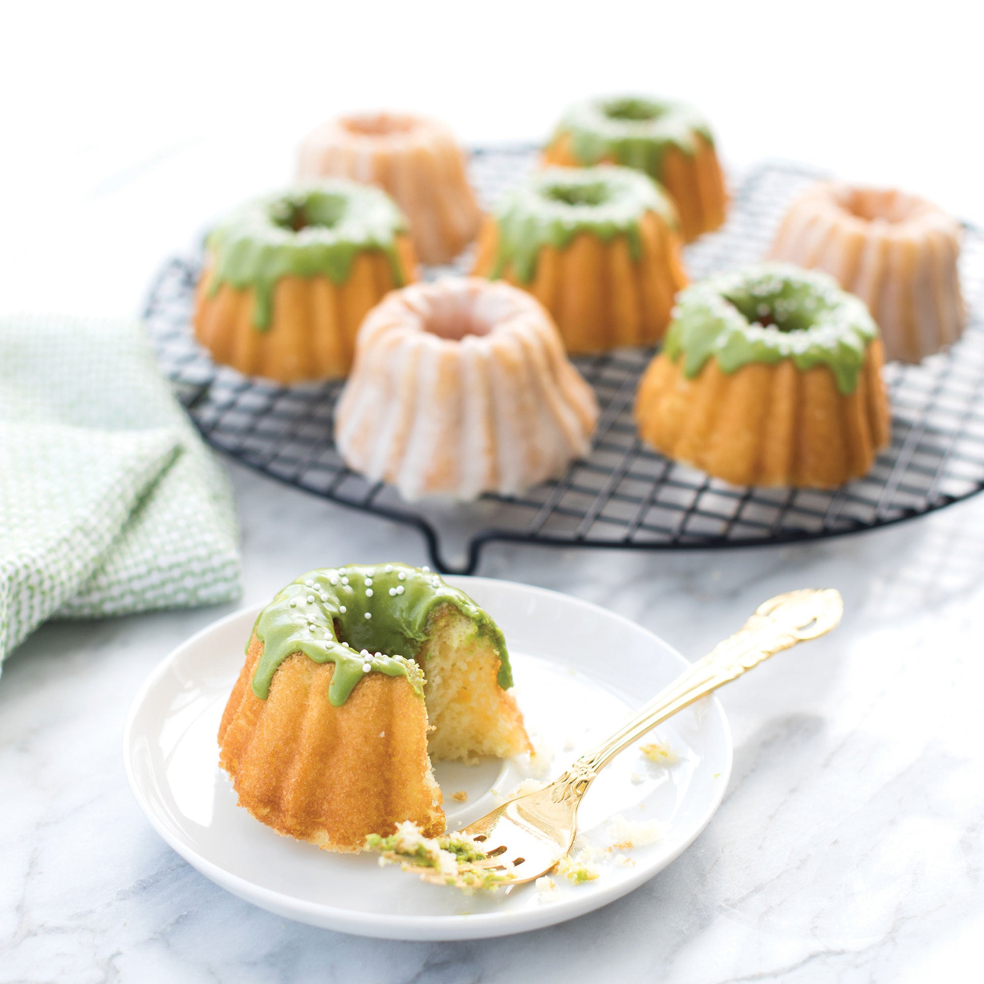 Nordicware Anniversary Bundtlette Pan 22 x 33 x 5cm