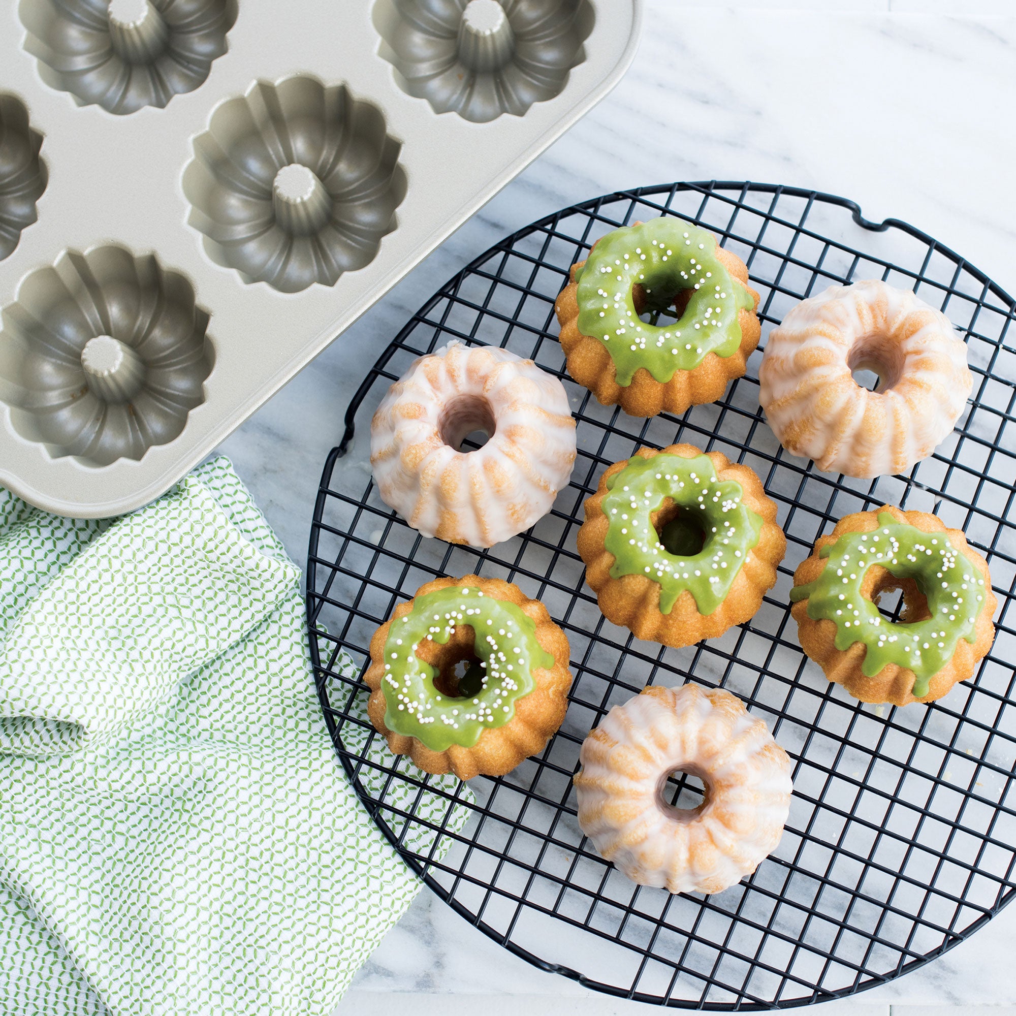 Nordicware Anniversary Bundtlette Pan 22 x 33 x 5cm