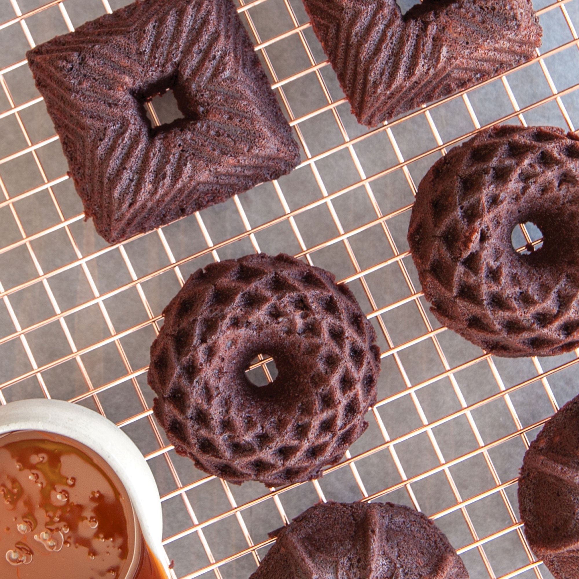 Nordicware Geo Bundtlette Pan 30 x 18.5 x 3.5cm