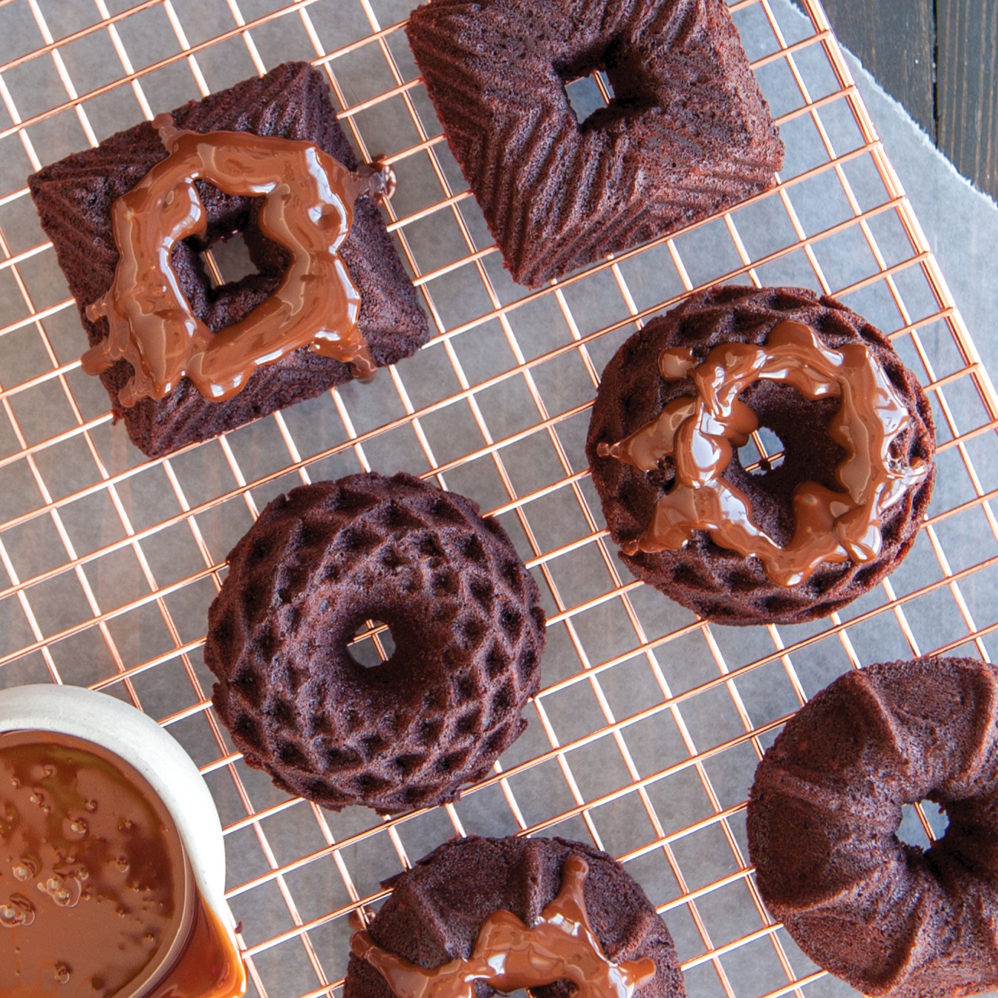 Nordicware Geo Bundtlette Pan 30 x 18.5 x 3.5cm