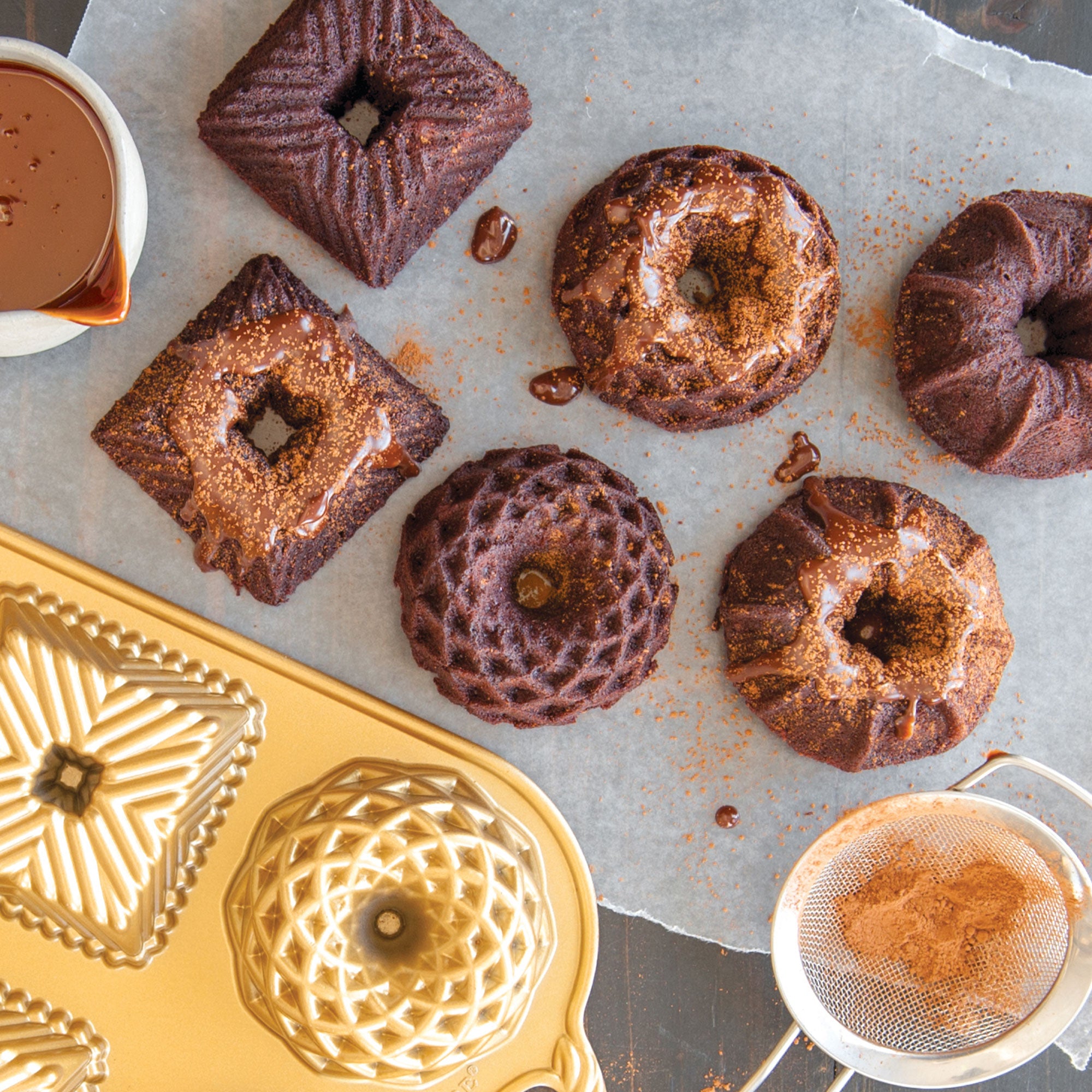 Nordicware Geo Bundtlette Pan 30 x 18.5 x 3.5cm