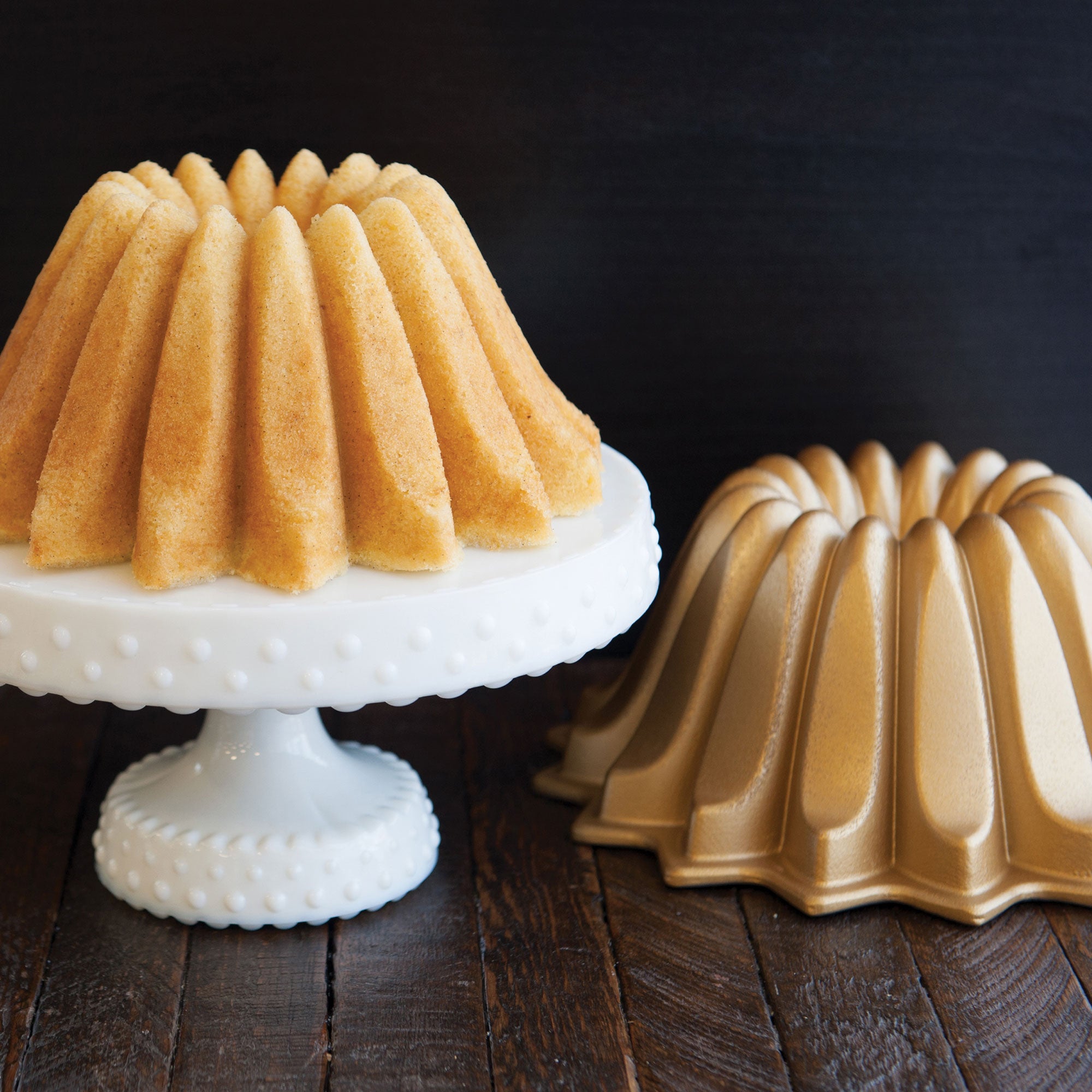 Nordicware Lotus Bundt Pan 21.5 x 21.5 x 9.5cm