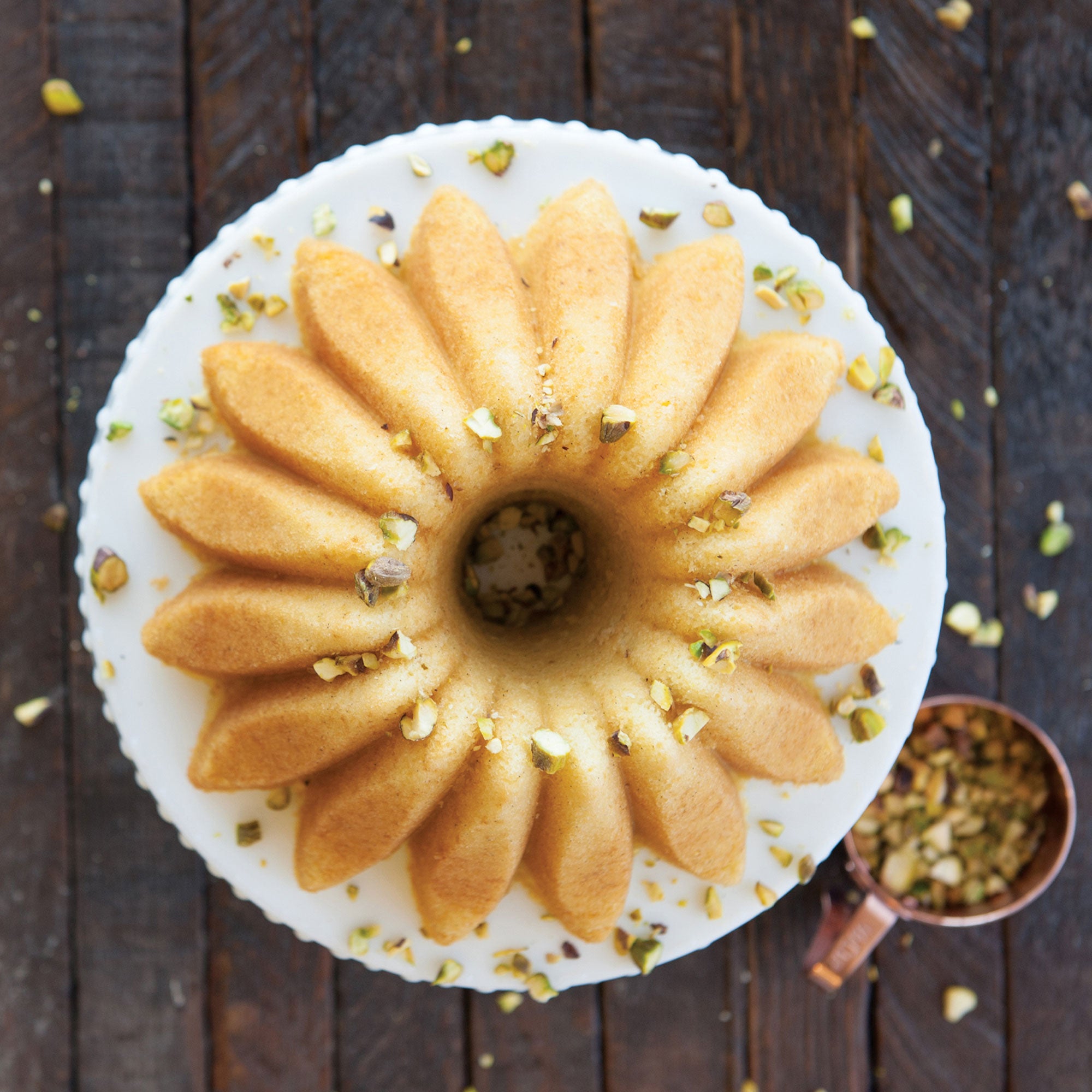 Nordicware Lotus Bundt Pan 21.5 x 21.5 x 9.5cm