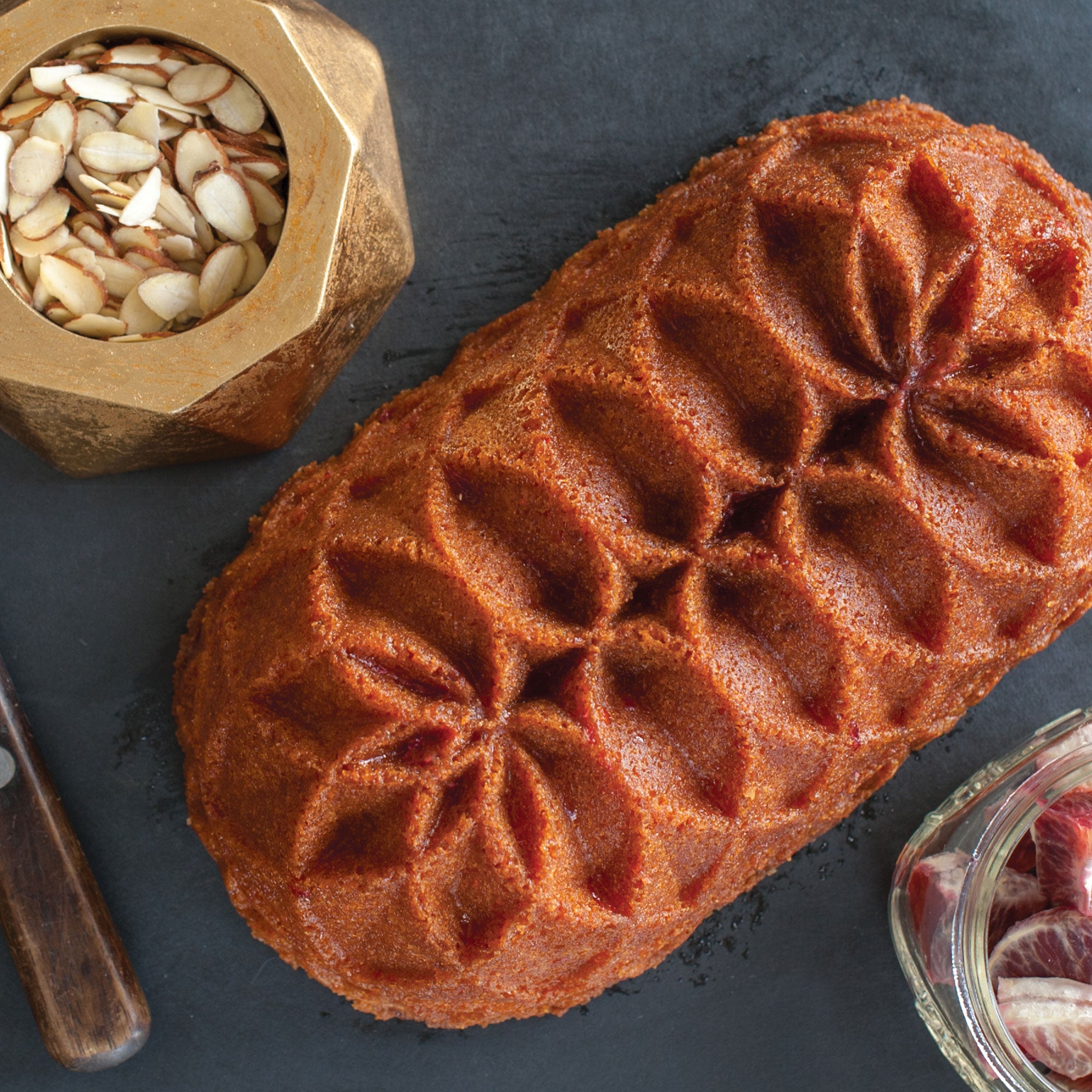 Nordicware Jubilee Loaf Pan 26 x 15 x 7.5cm