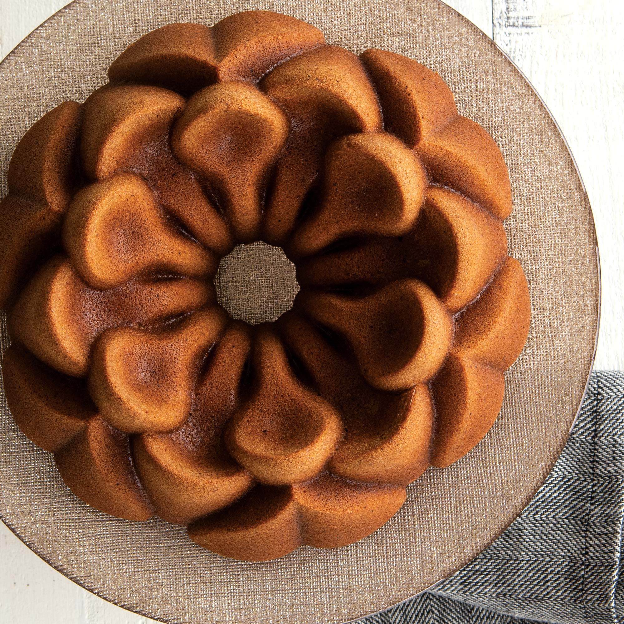 Nordicware Magnolia Bundt¬Æ Pan 25 x 25 x 9.5cm