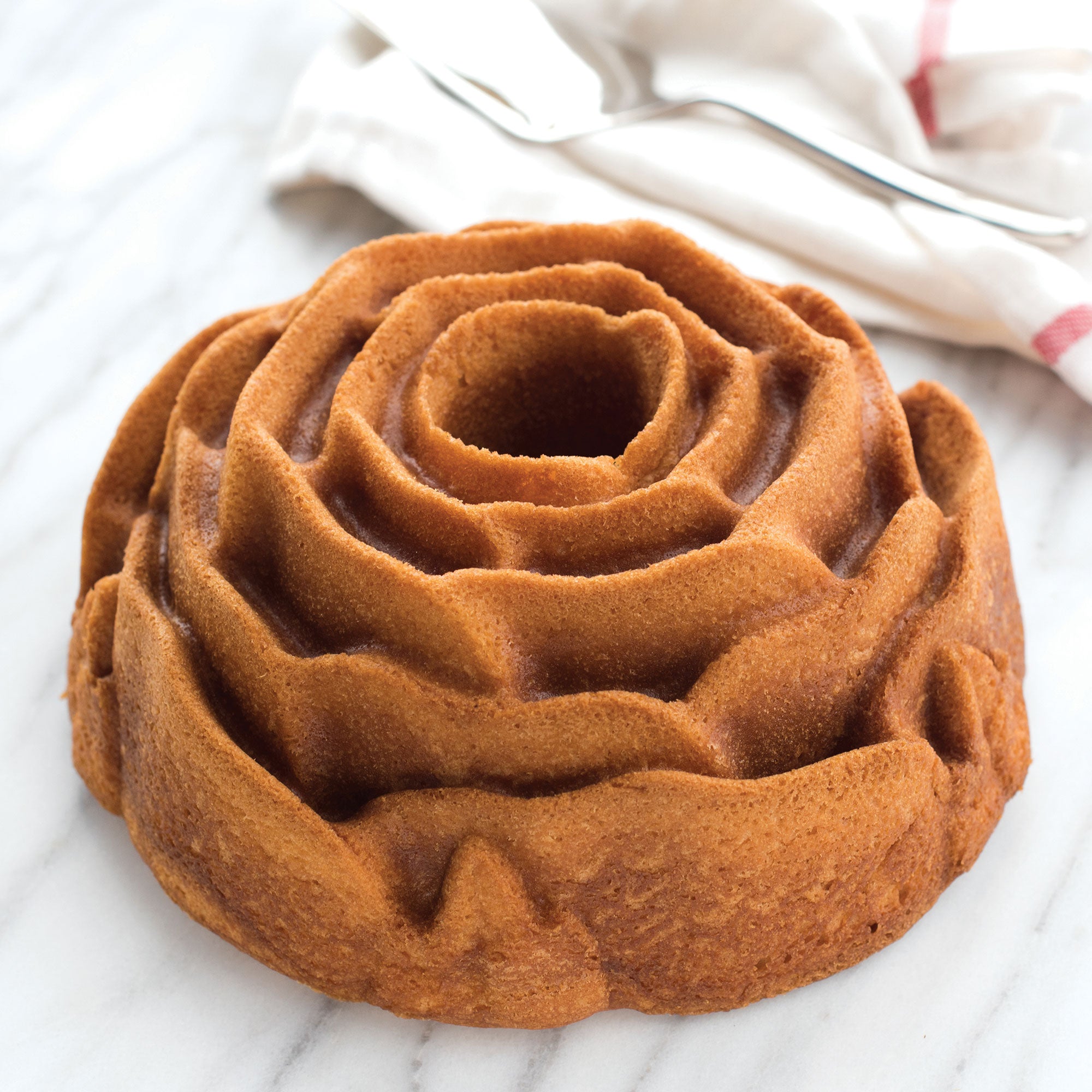Nordicware Rose Bundt Pan 23 x 23 x 10cm