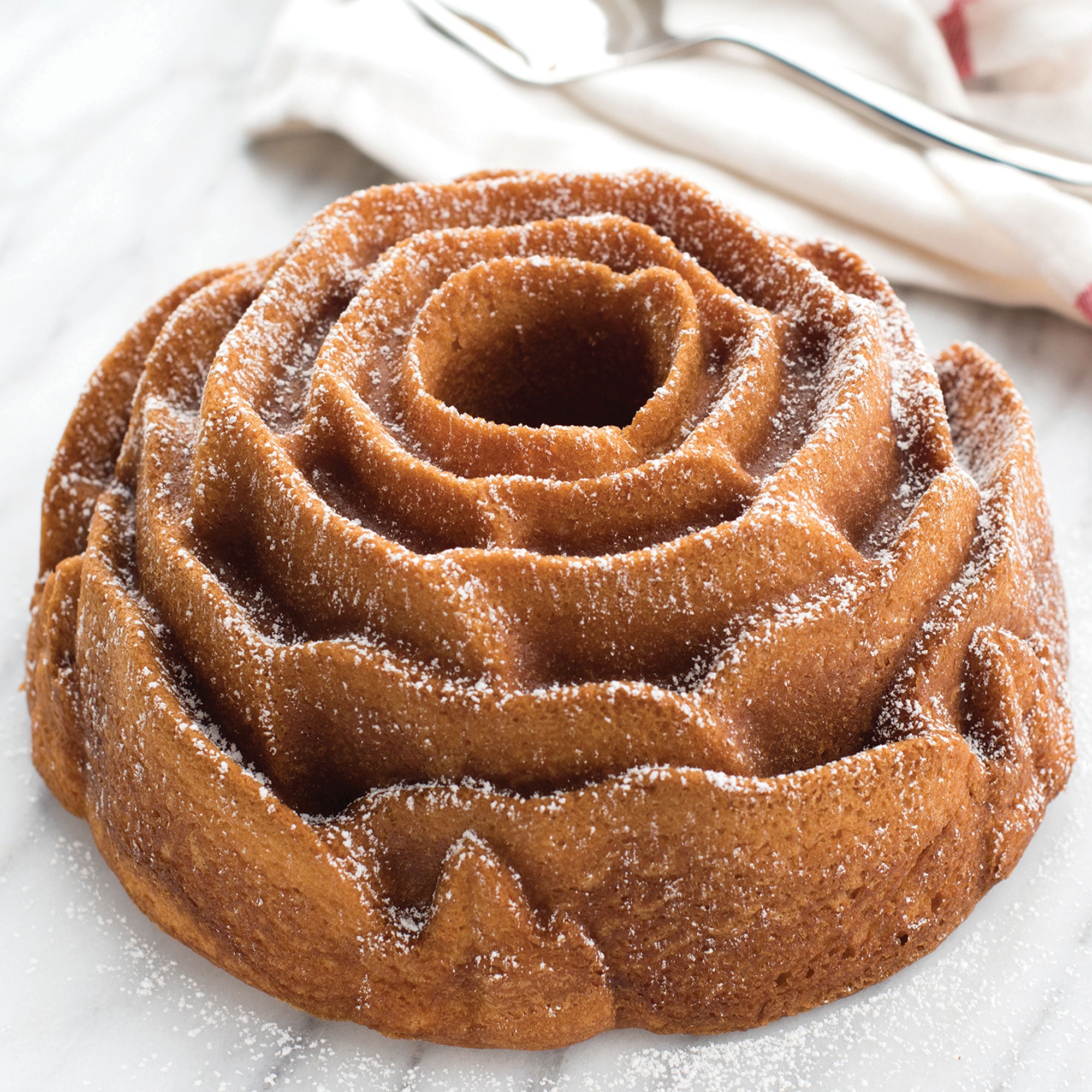 Nordicware Rose Bundt Pan 23 x 23 x 10cm