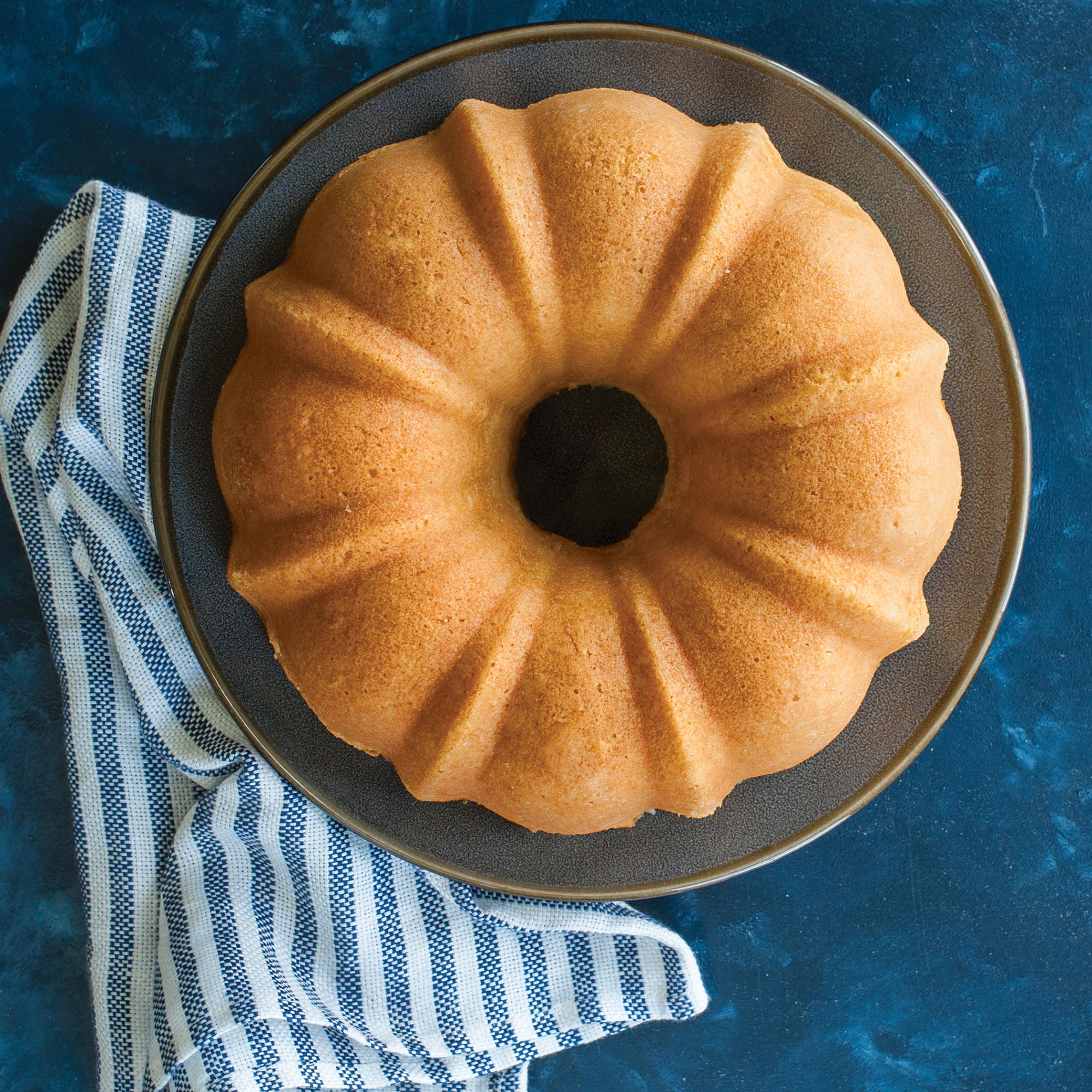 Nordicware Bundt Pan Large 26.5 x 26.5 x 9cm