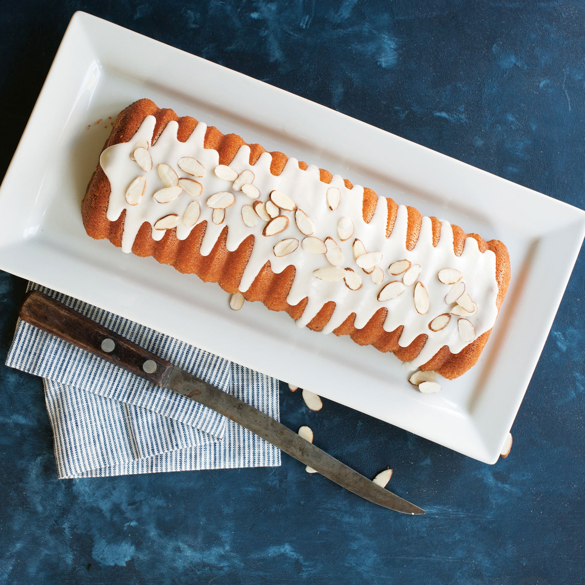 Nordicware Cinnamon Bread & Almond Loaf Pan 34.5 x 12.5 x 5cm