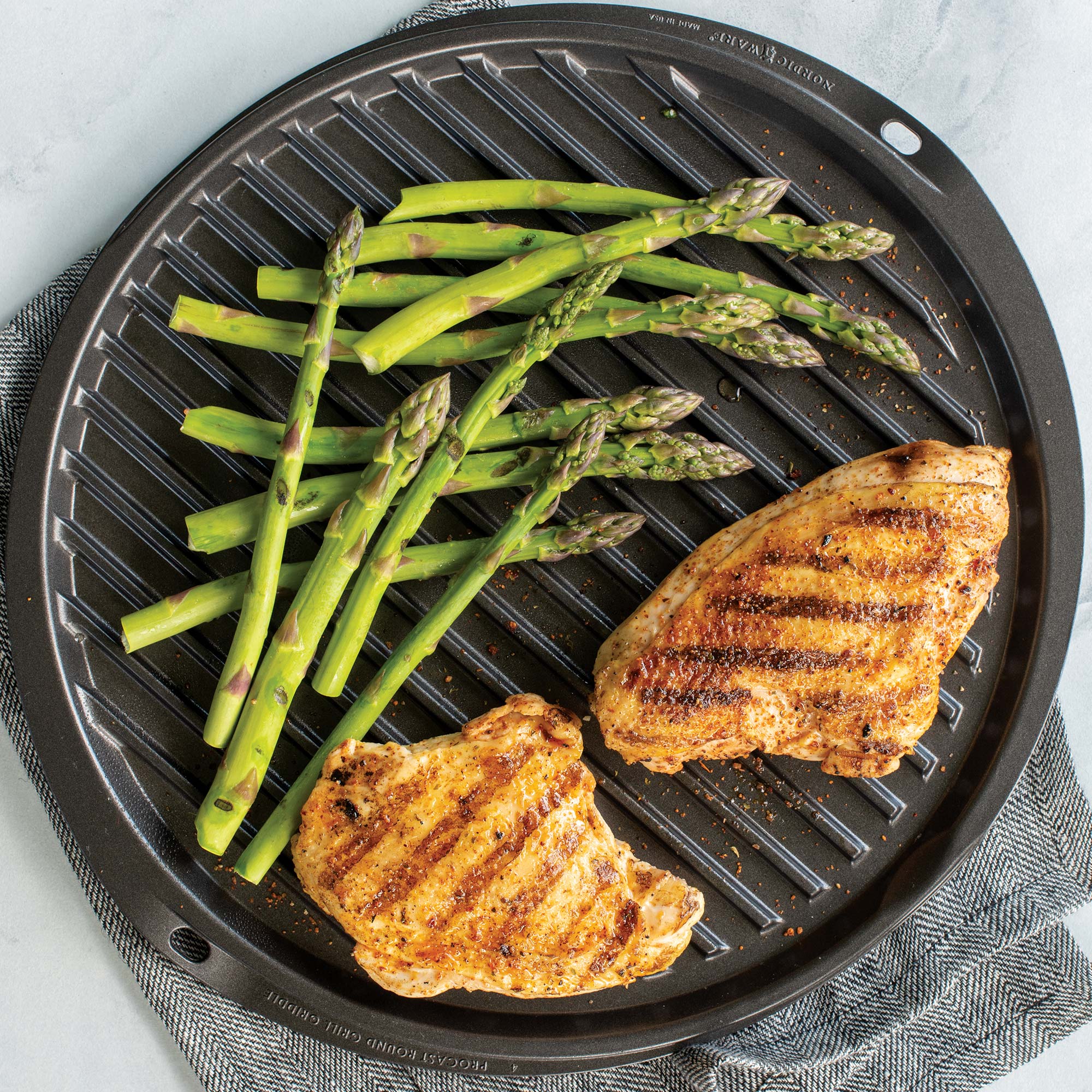 Nordicware 12" Flat Top Reversible Round Griddle 35.5 x 33 x 2cm