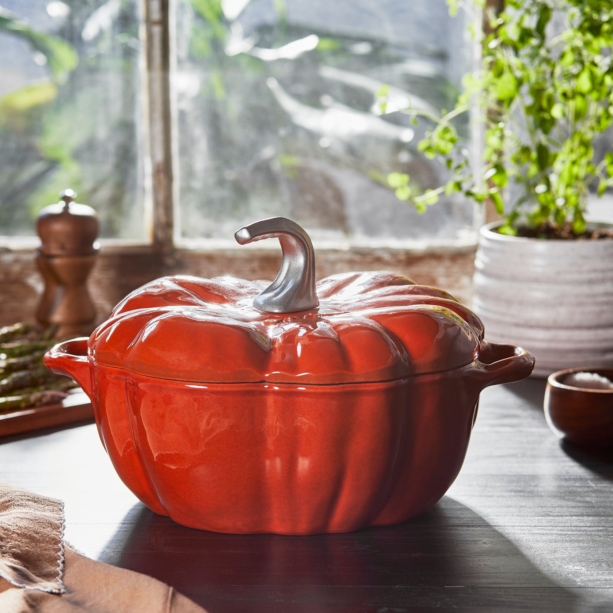Staub Pumpkin Cocotte - 24cm Cinnamon