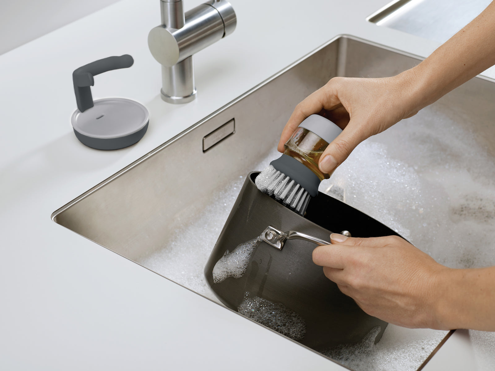 Joseph Joseph Palm Scrub Soap Dispensing Washing-Up Brush With Storage  Stand - Grey