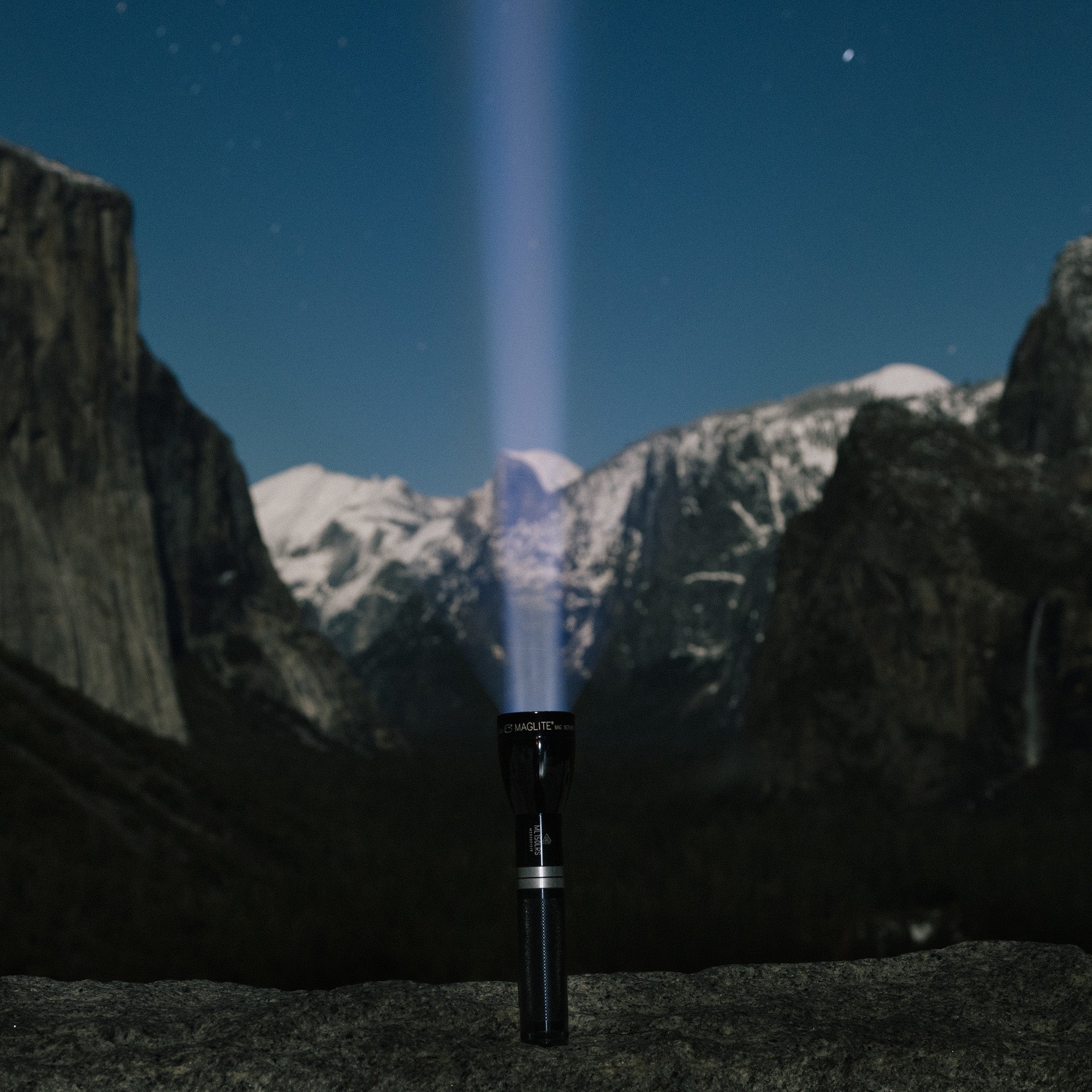 Maglite ML150LRS LED Rechargeable Flashlight System - Black