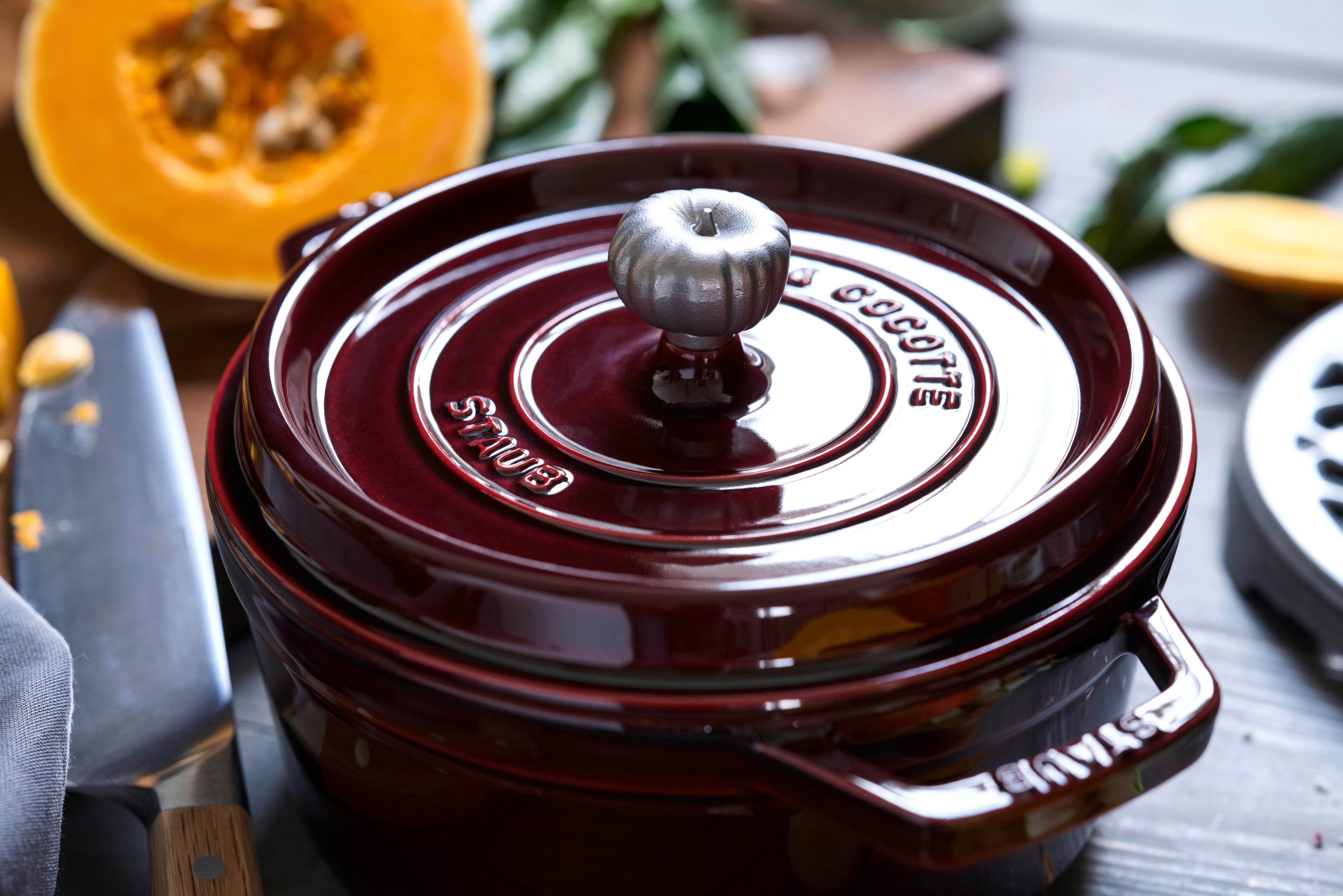 Staub Round Cocotte - 24cm Grenadine