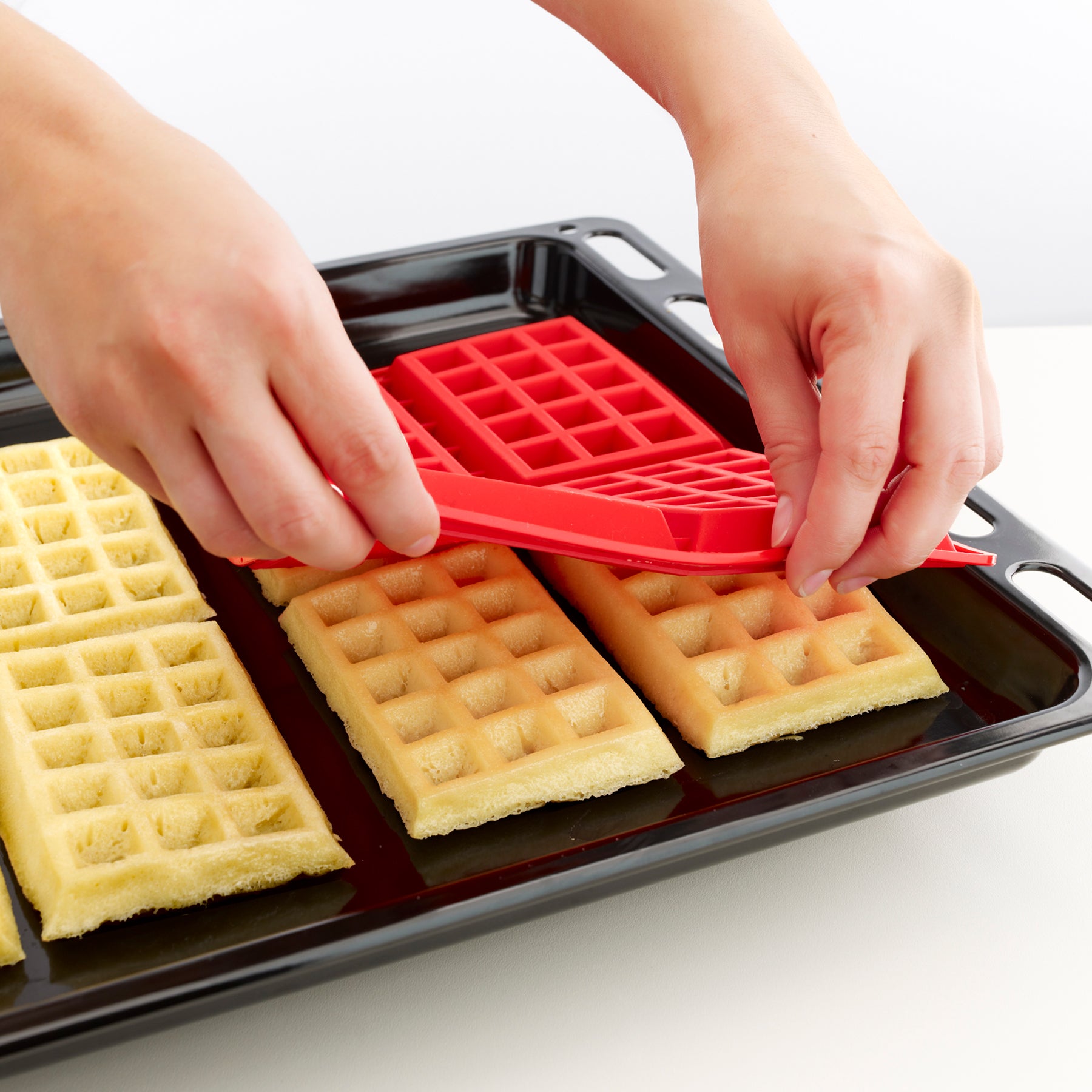 Lékué Waffle Mould 2 Piece Set 125ml x 4 Red