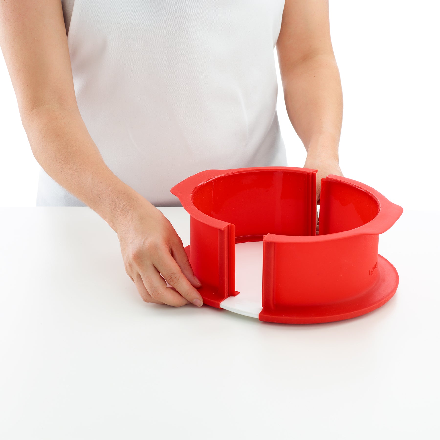 Lékué Charlotte Springform Mould 18cm Dia/2L Red