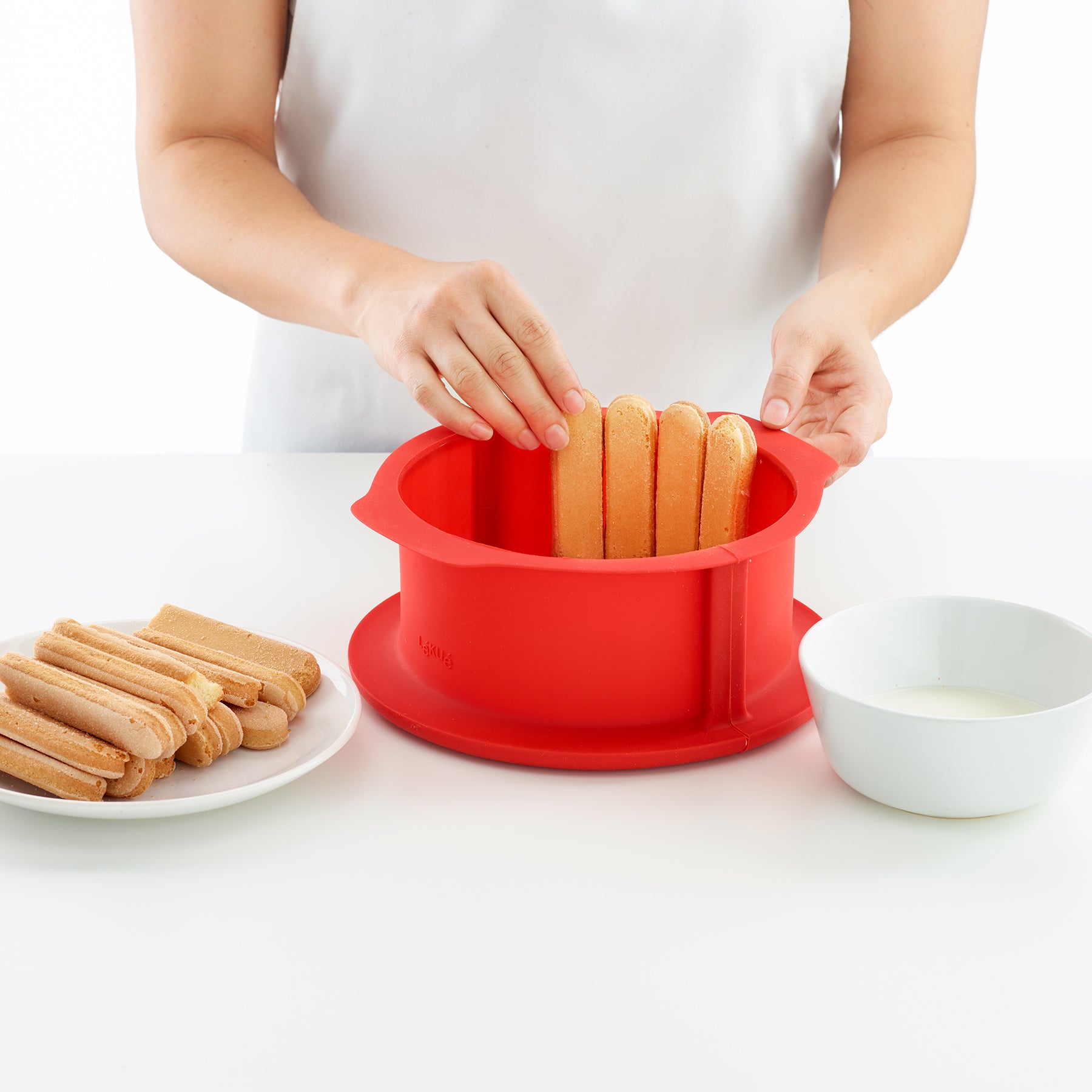 Lékué Charlotte Springform Mould 18cm Dia/2L Red