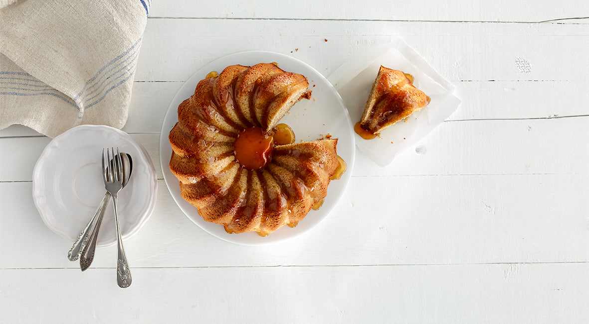 Lékué Deep Savarin Cake Mould 22cm/2.4L Red