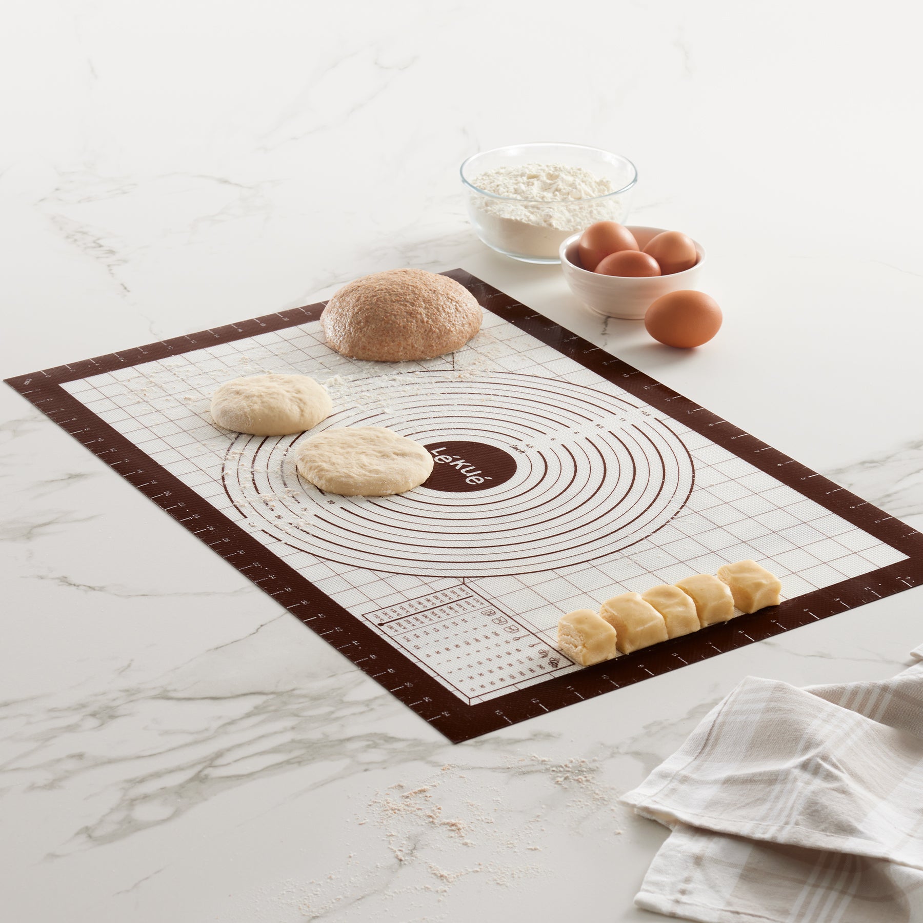 Lékué Non Stick Pastry Mat with Measures 60 x 40cm Brown