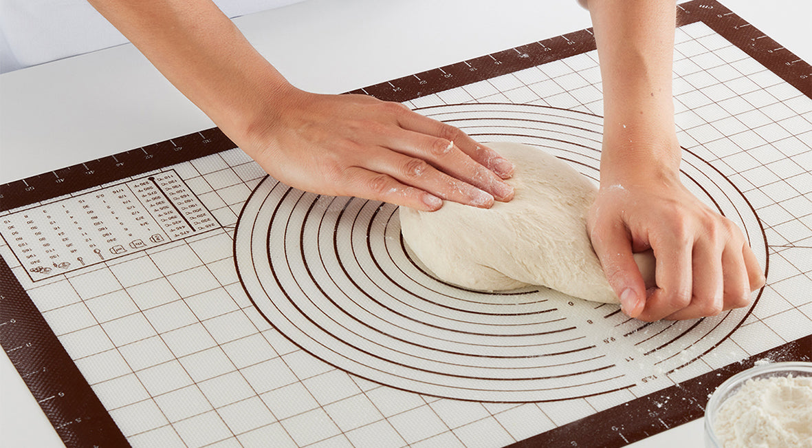 Lékué Non Stick Pastry Mat with Measures 60 x 40cm Brown