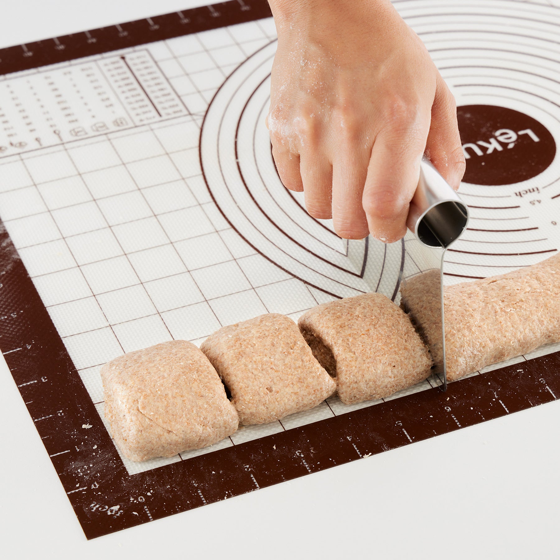 Lékué Non Stick Pastry Mat with Measures 60 x 40cm Brown