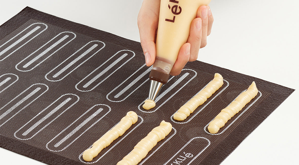Lékué Microperforated Baking Mat 30 x 40cm Brown