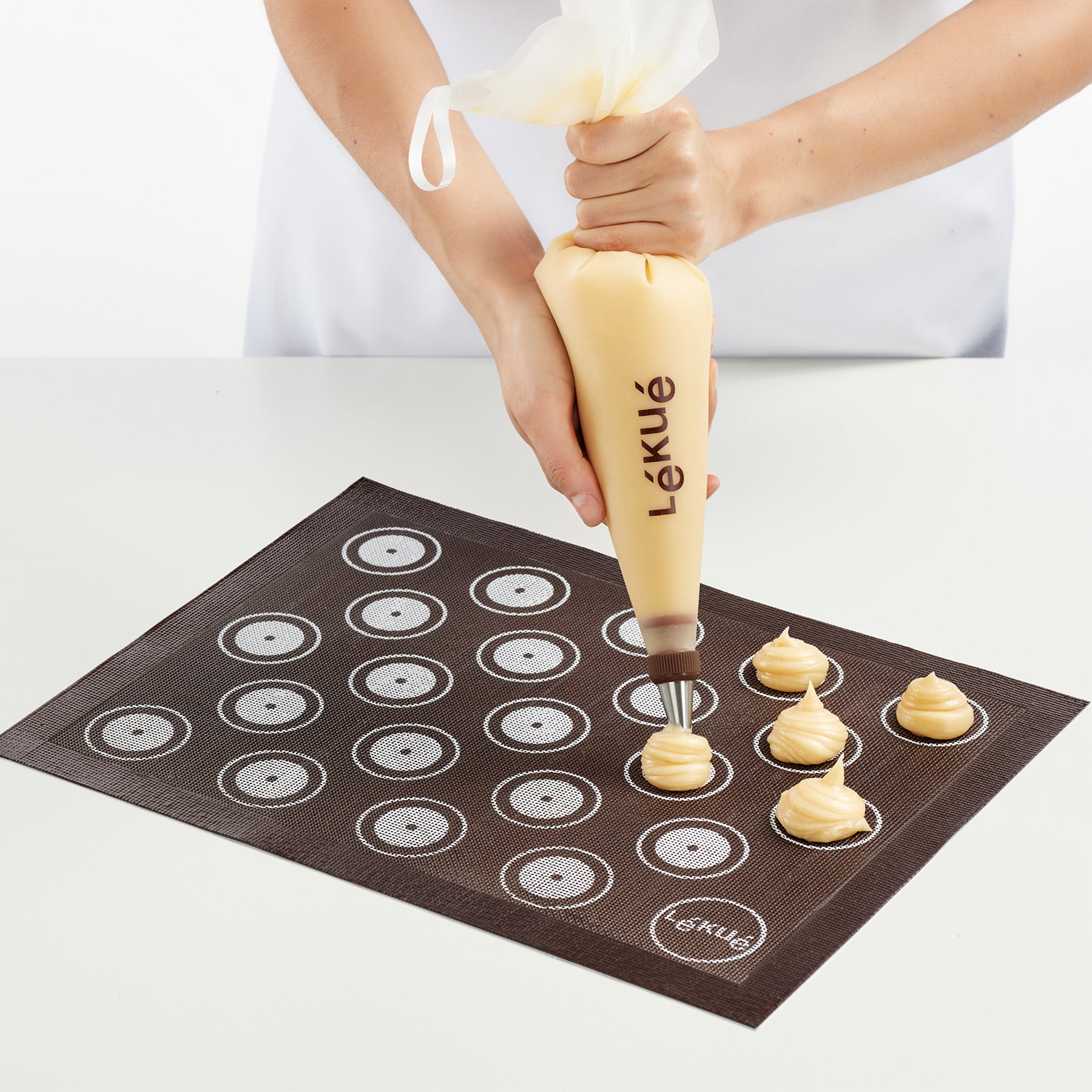 Lékué Microperforated Baking Mat 30 x 40cm Brown