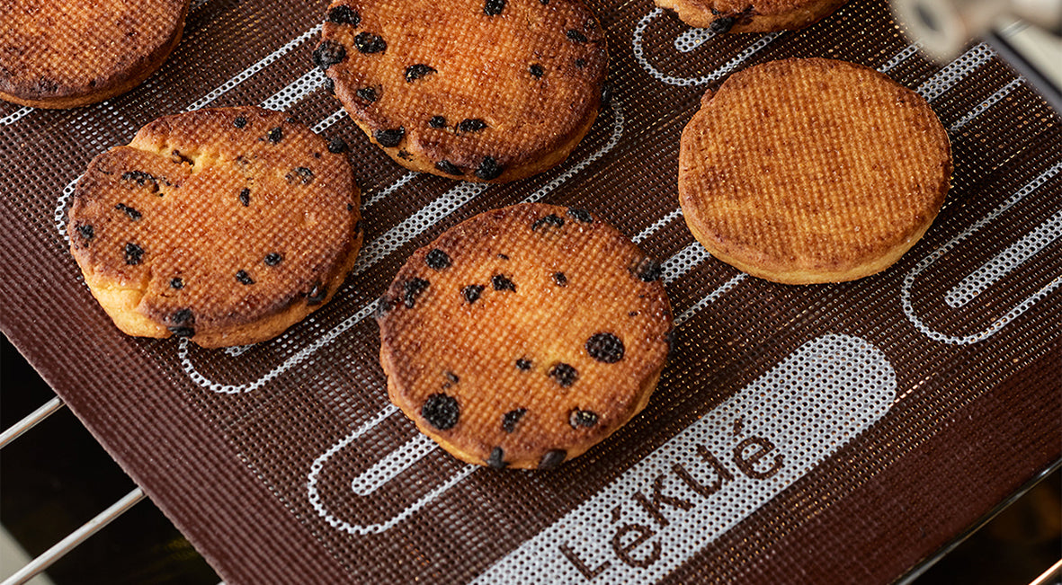 Lékué Microperforated Baking Mat 30 x 40cm Brown