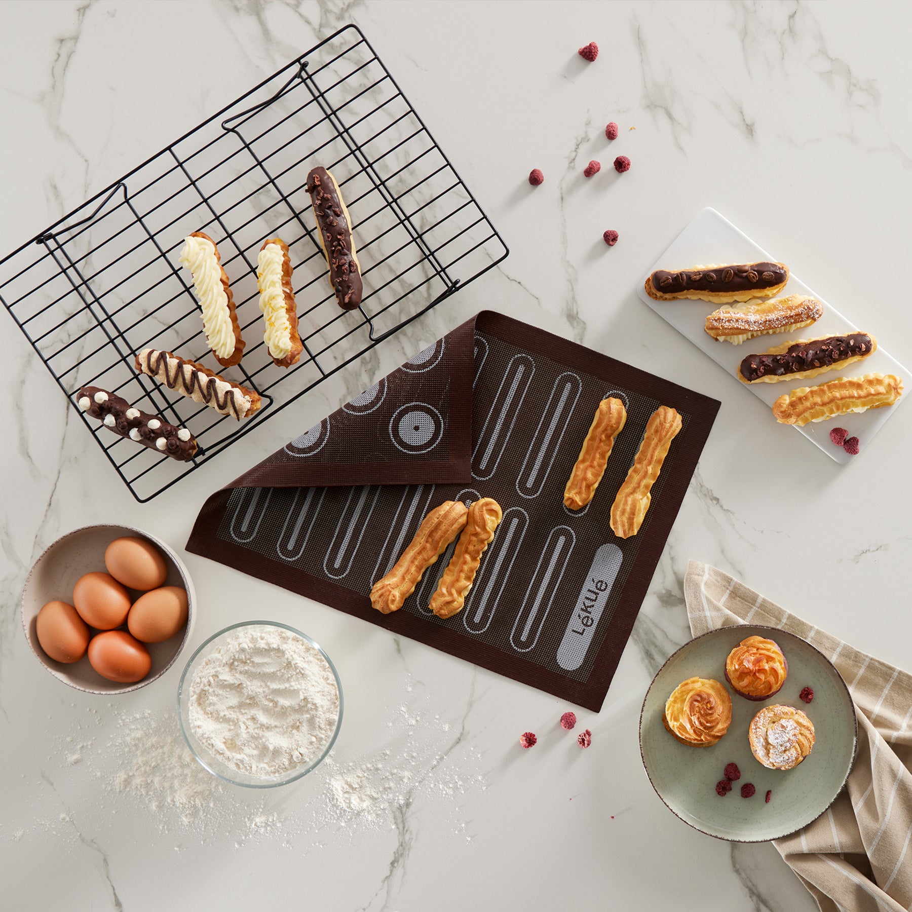Lékué Microperforated Baking Mat 30 x 40cm Brown