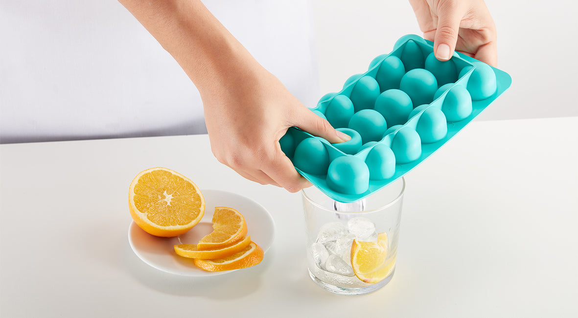 Lékué Industrial Ice Cube Tray with Lid 32 cubes Red