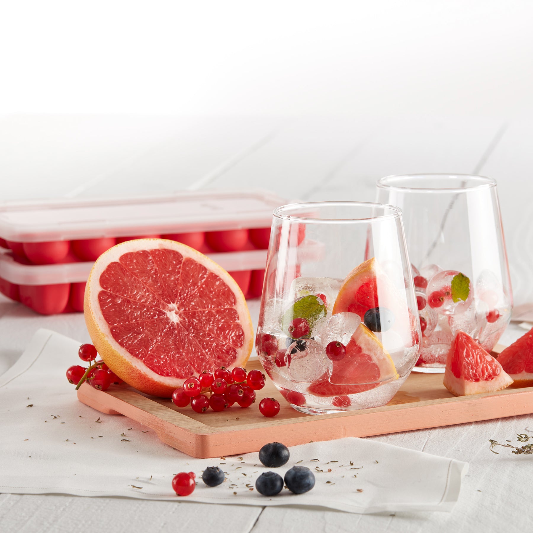 Lékué Rectangular Ice Cube Tray with Lid 14 cubes Red