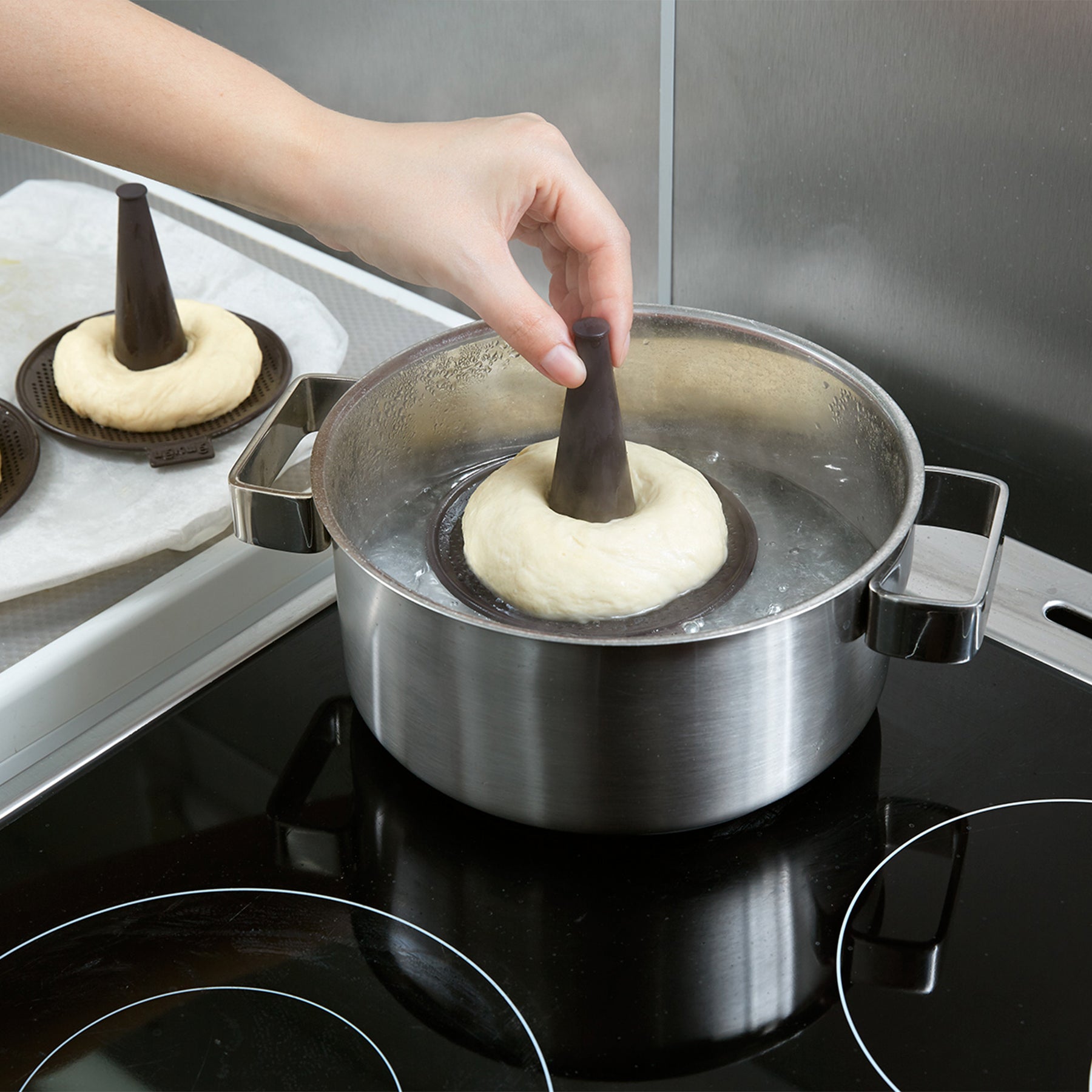Lékué Bagel Mould 6 Piece Set Brown