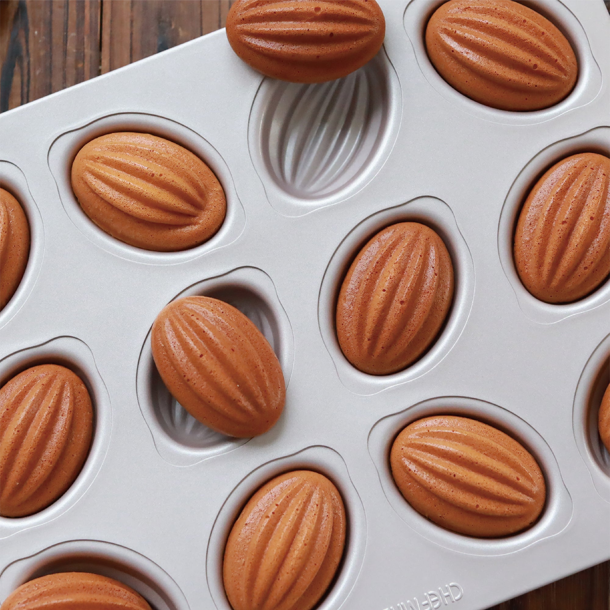 CHEFMADE Rugby Ball Cake Pan 12 Cup (WK9829)