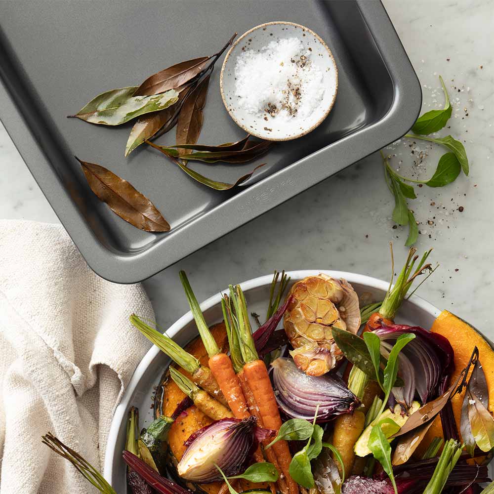 Wiltshire Easybake 33.5cm x 23cm Oblong Pan