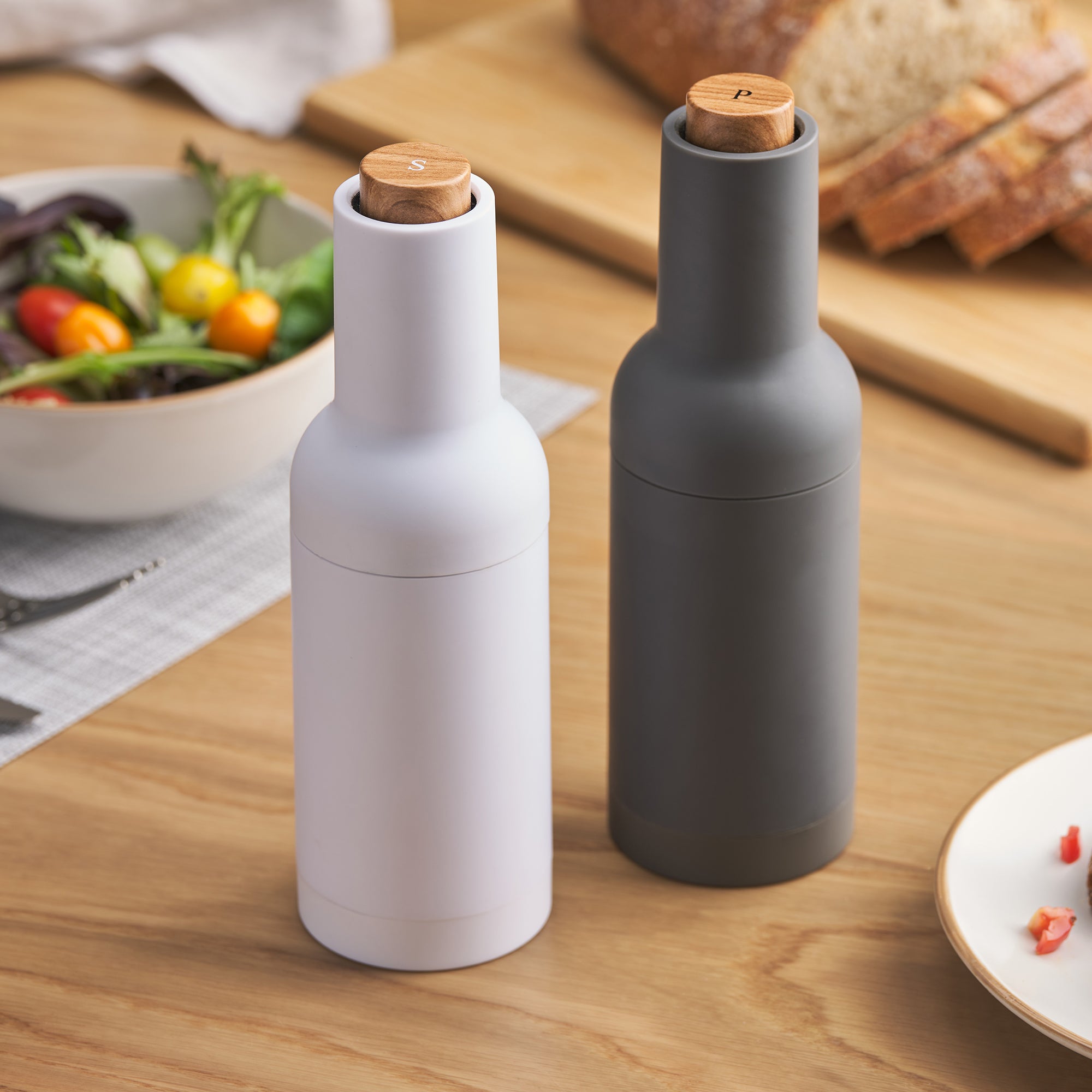 Wilkie Brothers Electric Gravity Salt and Pepper Mill Set  Monochrome