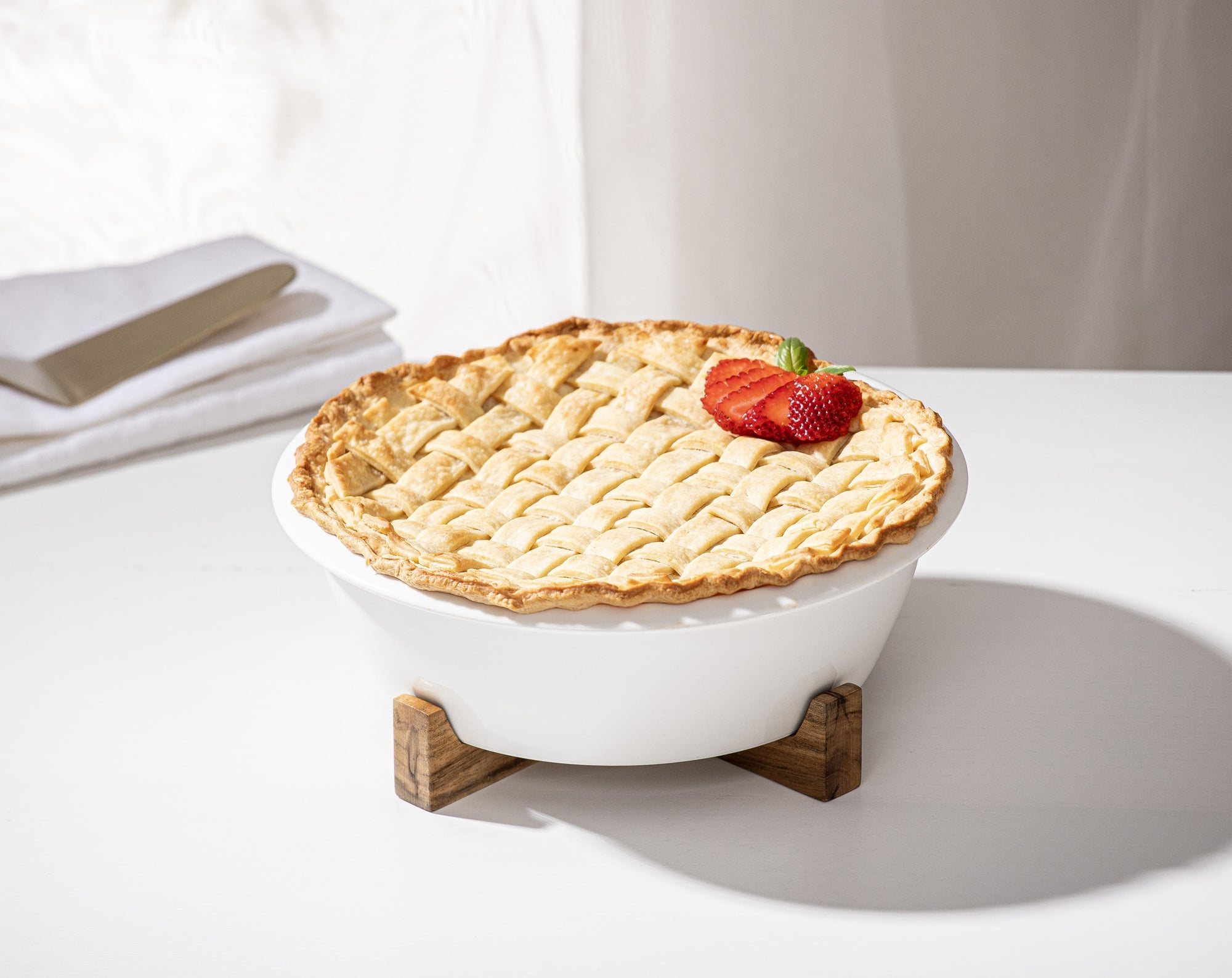 Ladelle Alto Oven To Table Pie Dish With Trivet