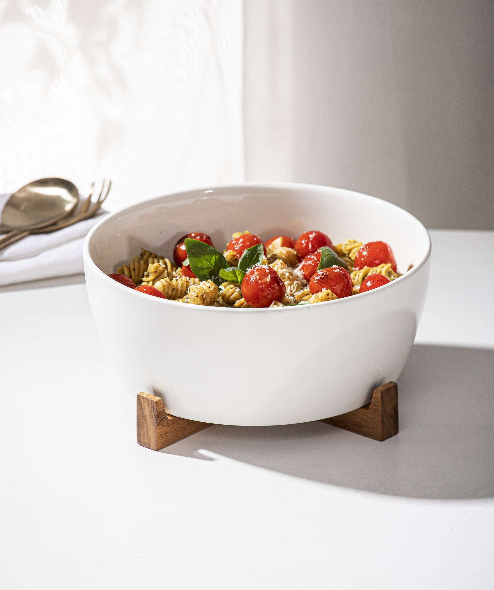 Ladelle Alto Oven To Table Large Bowl With Trivet
