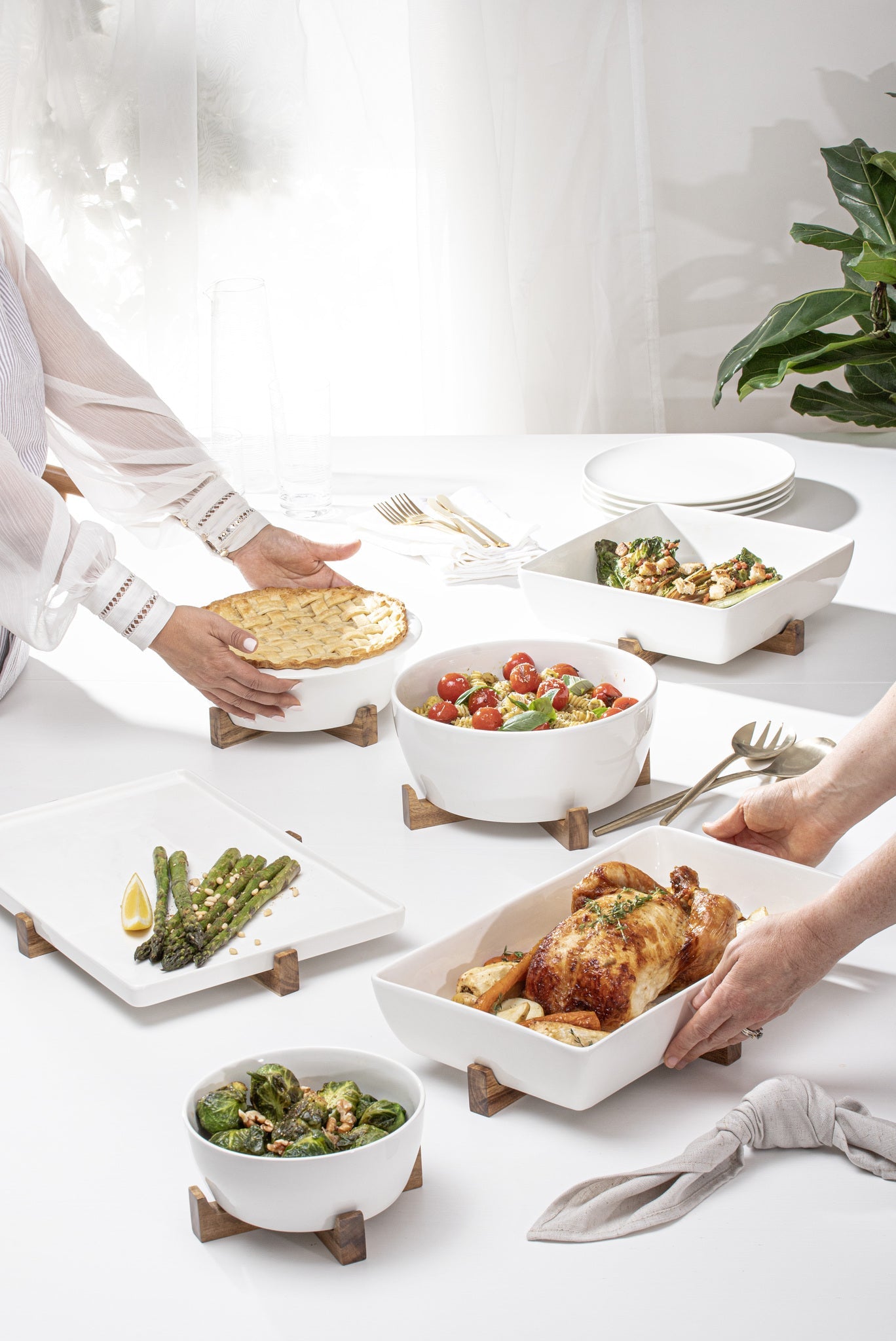 Ladelle Alto Oven To Table Square Dish With Trivet