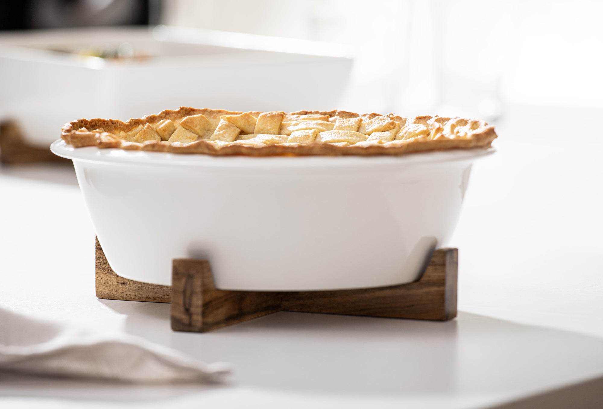 Ladelle Alto Oven To Table Pie Dish With Trivet