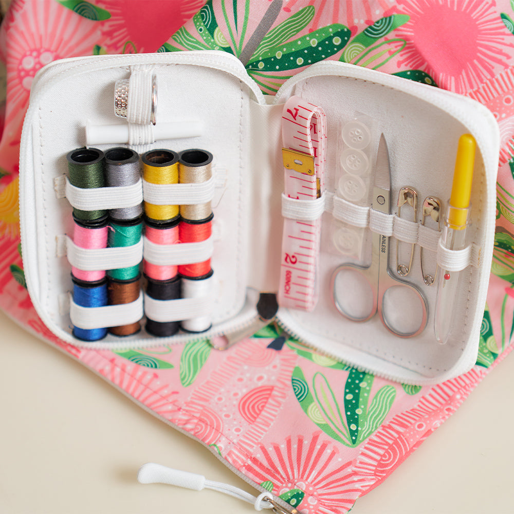 Annabel Trends Travel Sewing Kit