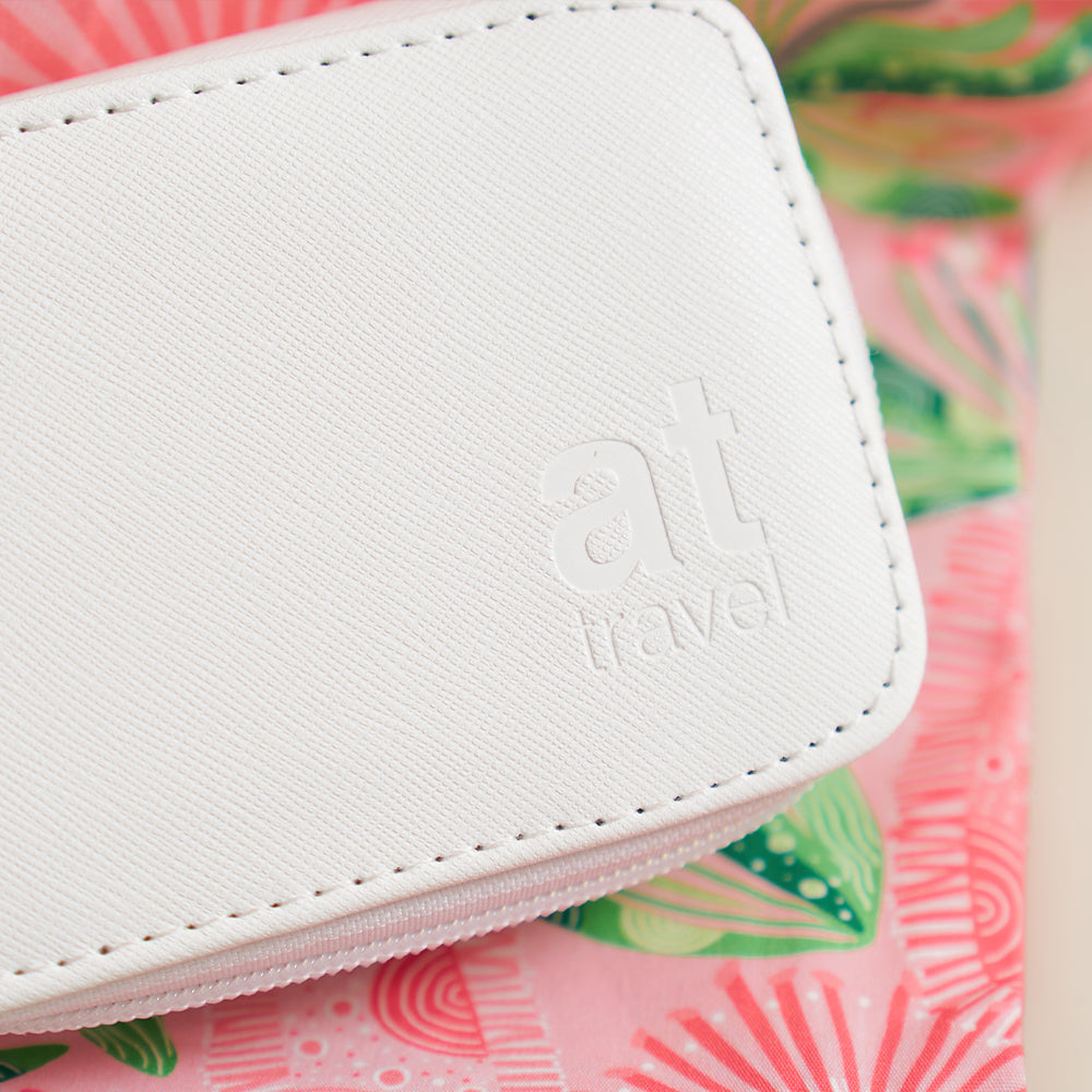 Annabel Trends Travel Sewing Kit