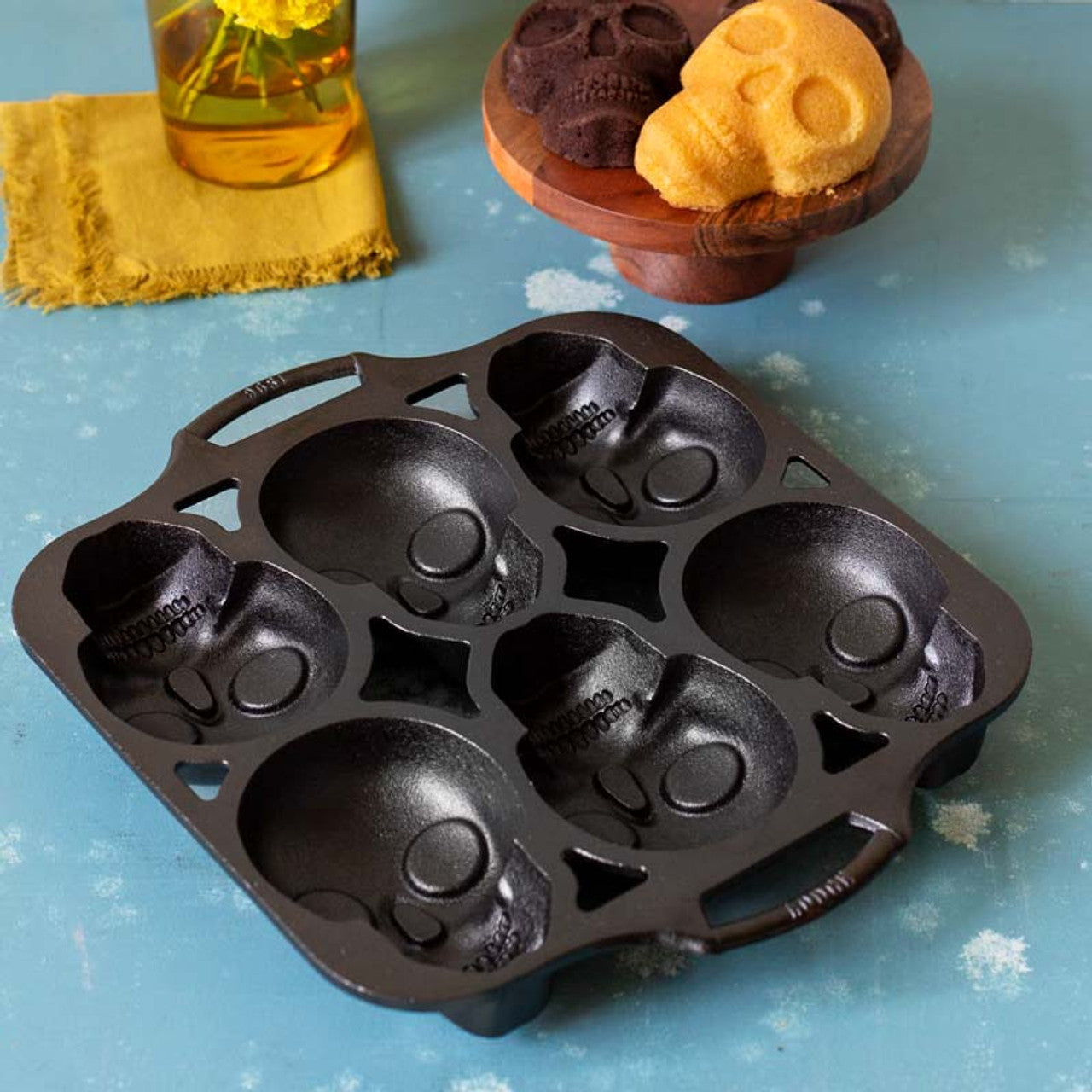 Lodge Cast Iron Skull Mini Cake Pan