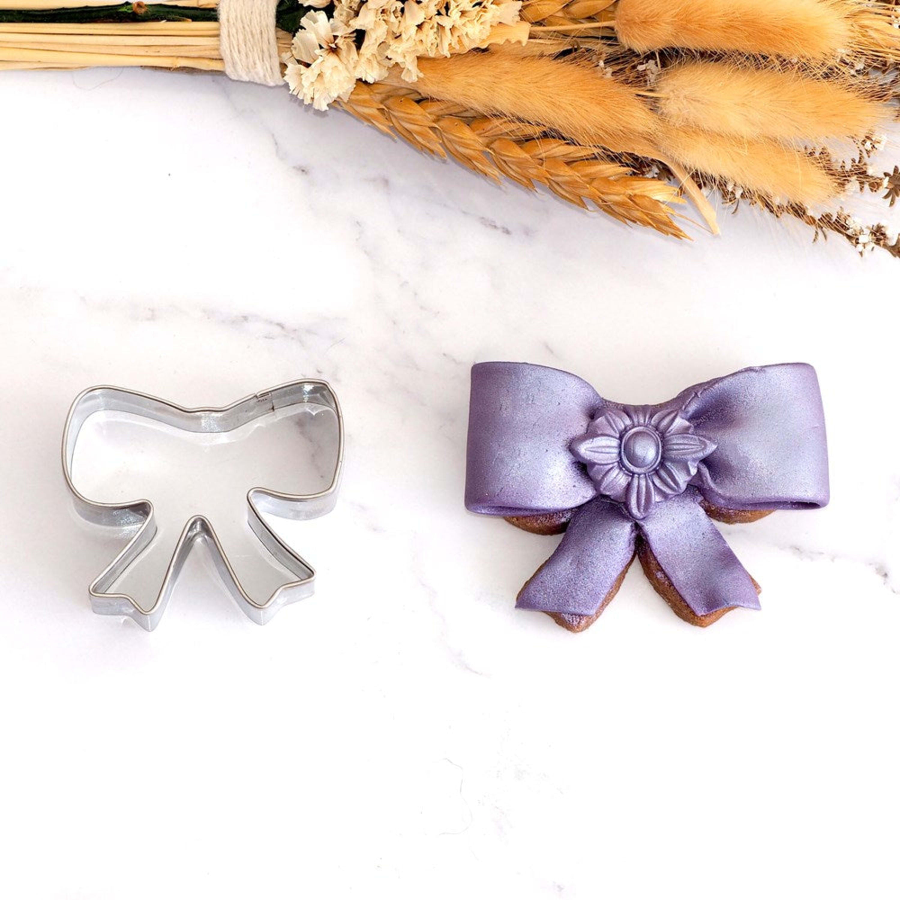 Sweet Themes Bow Cookie Cutter