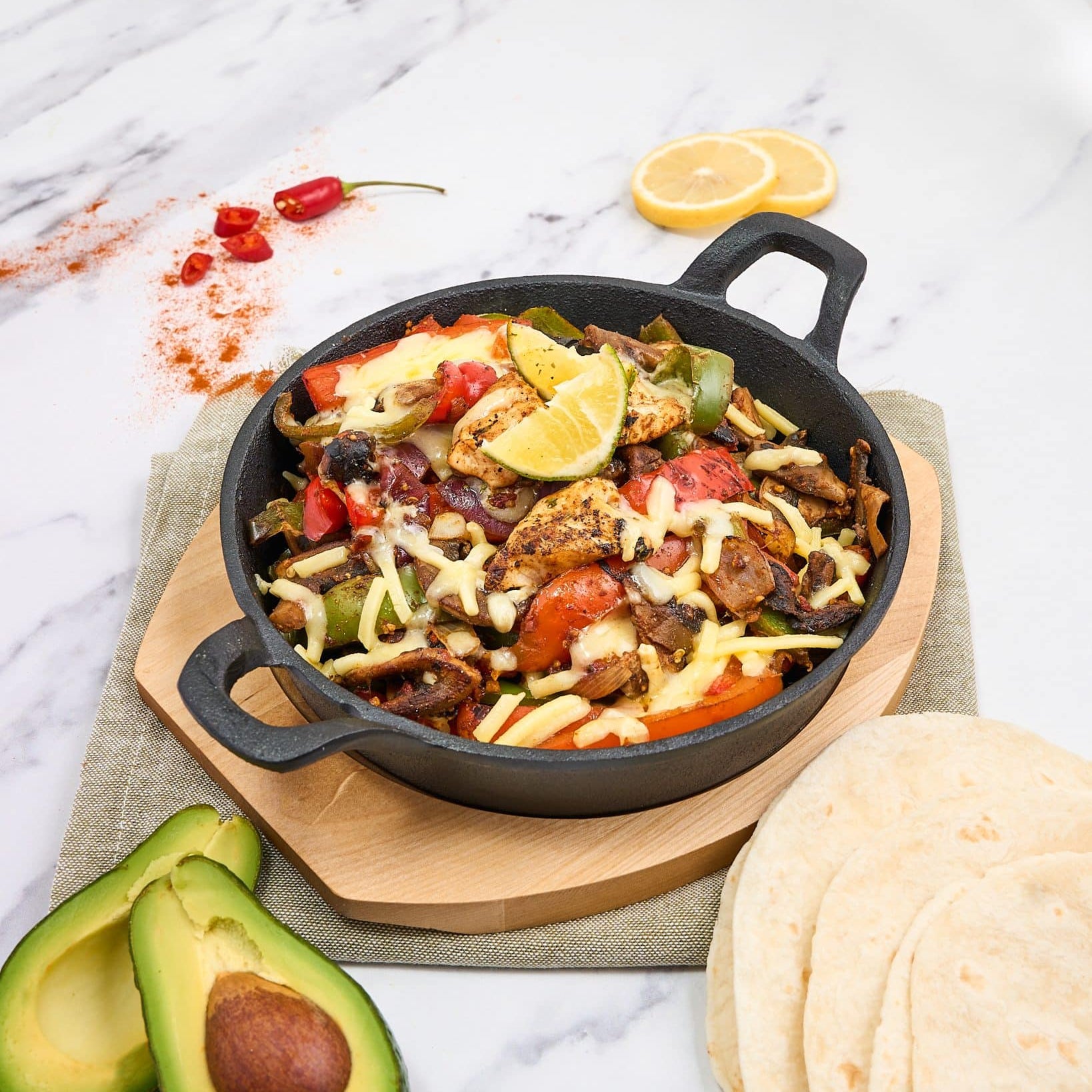 KH Khast Cast Iron Gratin Dish with Wooden Tray 20cm